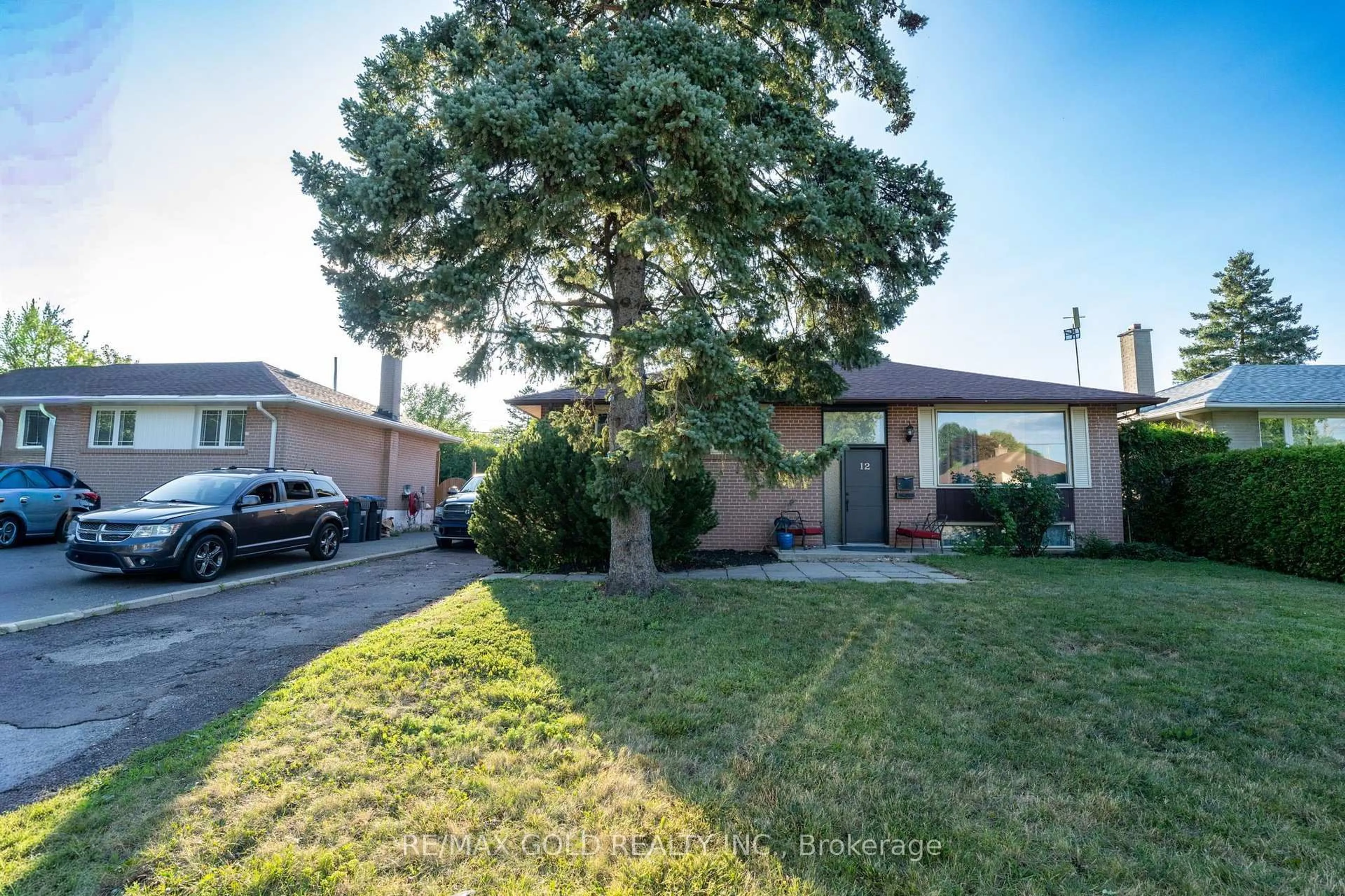 Unknown for 12 Alexandria Cres, Brampton Ontario L6T 1N3