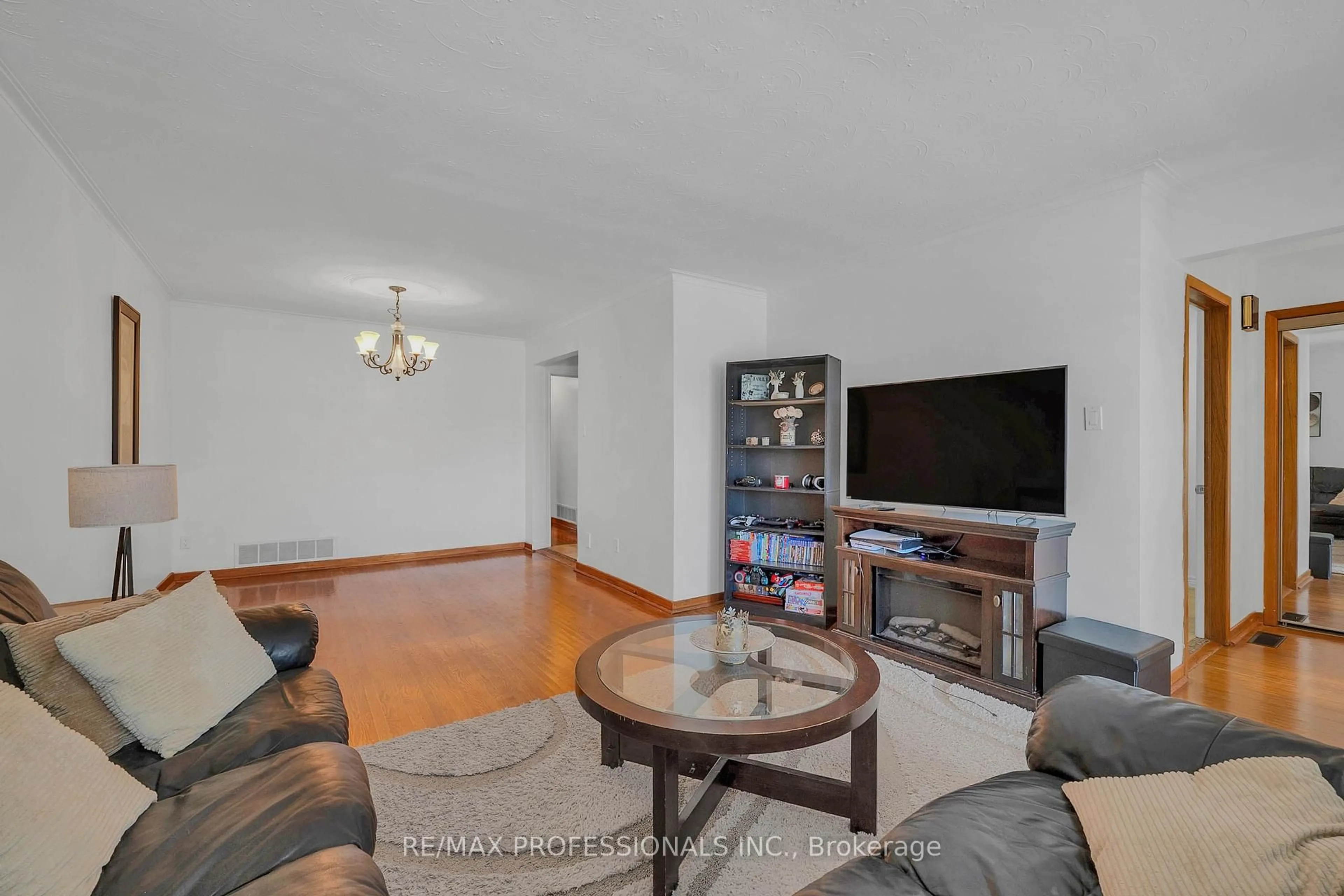 Living room with furniture, unknown for 23 Anthia Dr, Toronto Ontario M9L 1K6