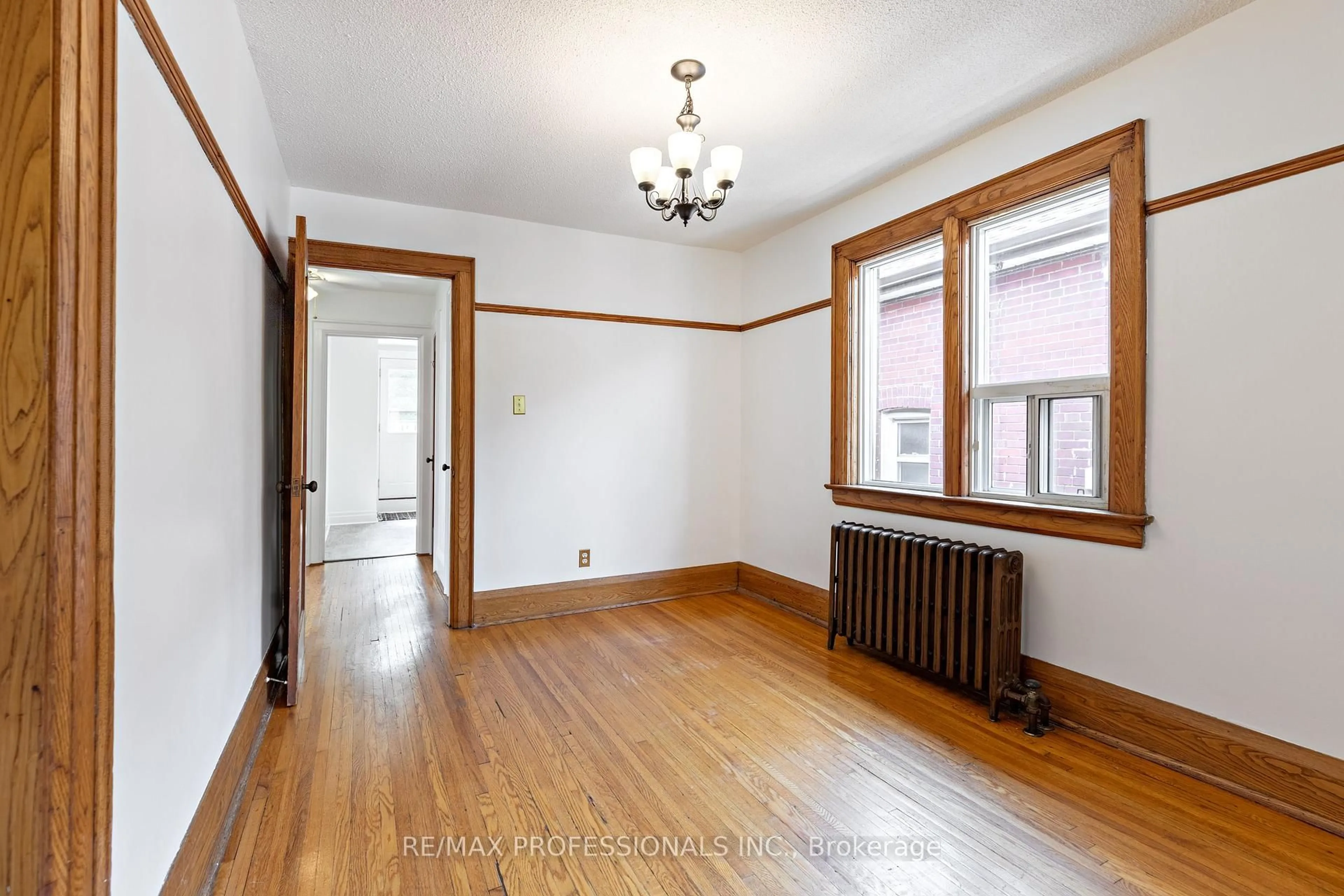 A pic of a room for 502 Jane St, Toronto Ontario M6S 4A2