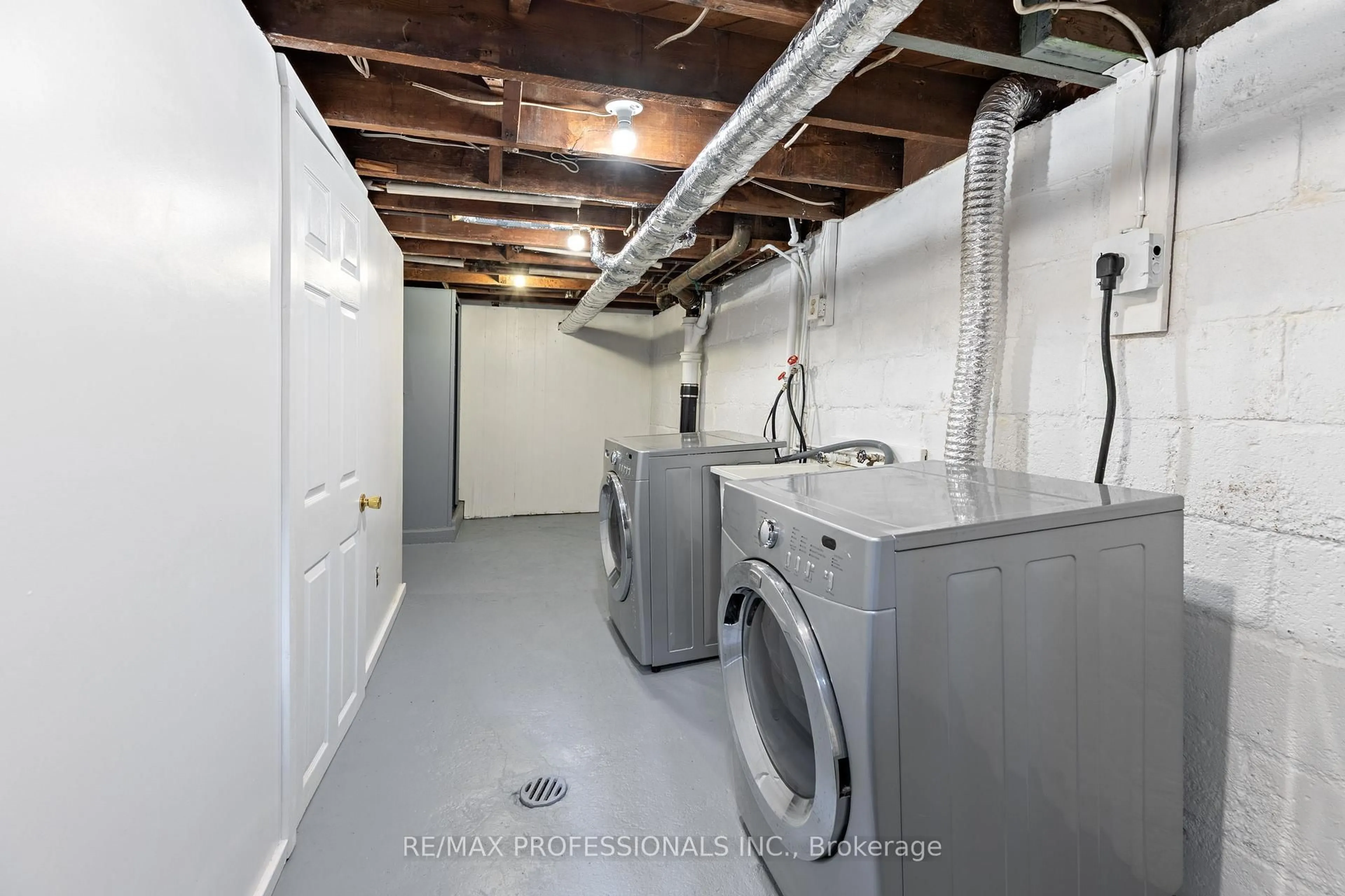 Laundry room for 502 Jane St, Toronto Ontario M6S 4A2