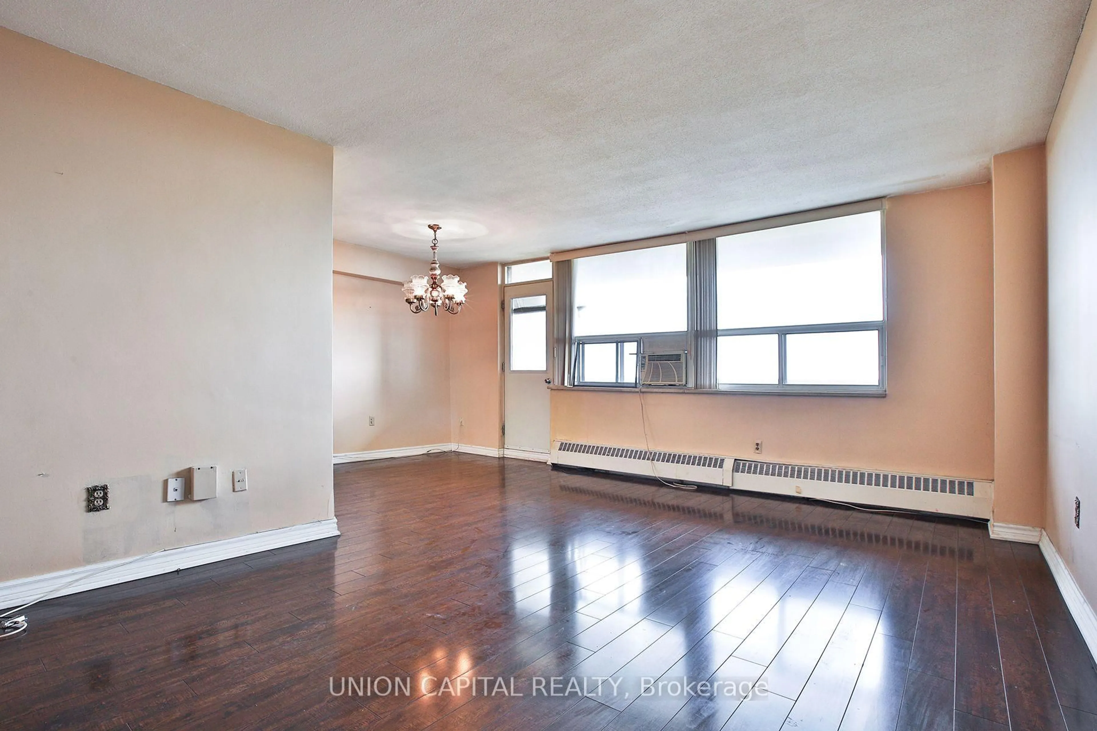 A pic of a room for 5 Frith Rd #711, Toronto Ontario M3N 2L5