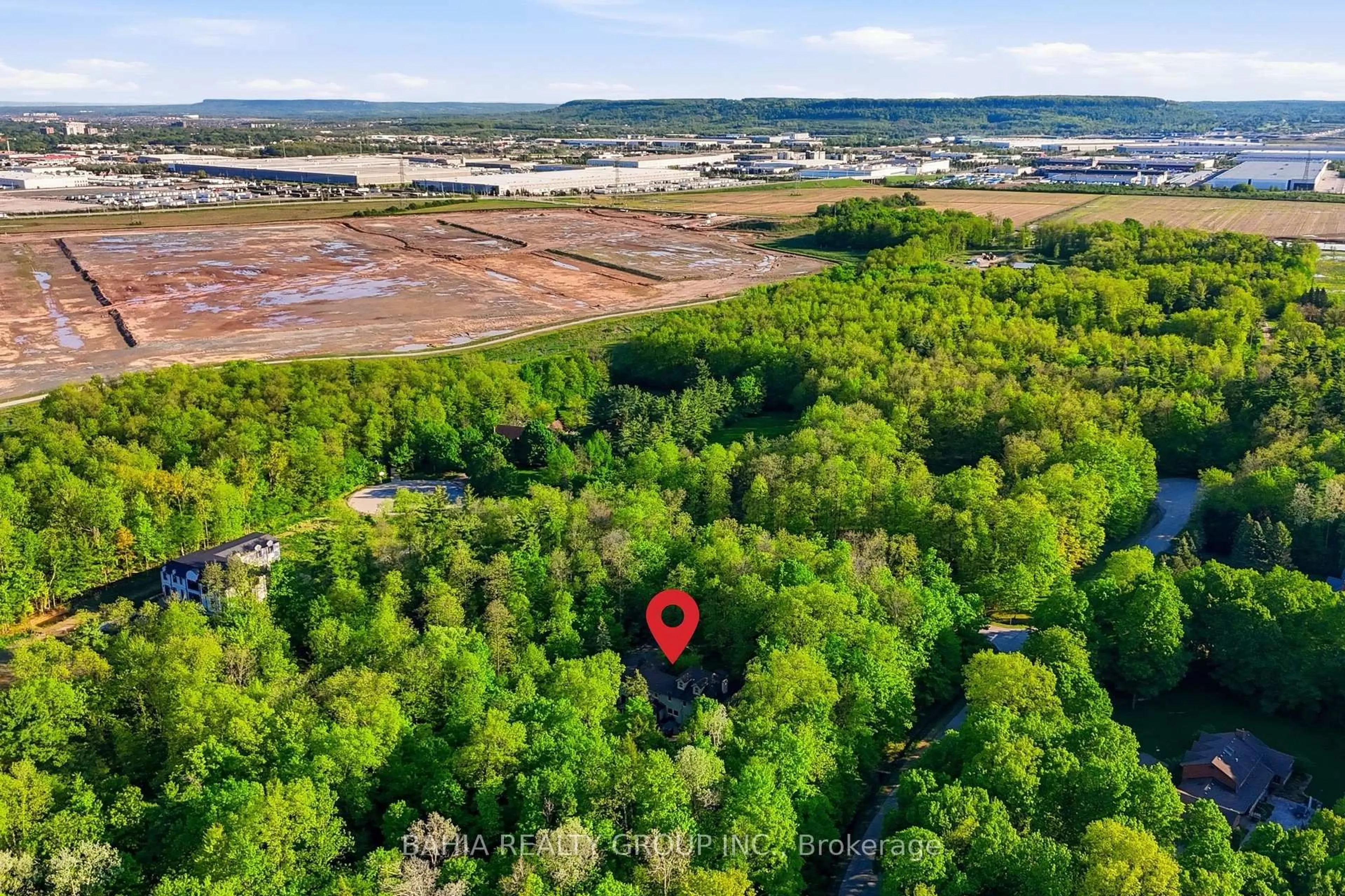 A pic from outside/outdoor area/front of a property/back of a property/a pic from drone, water/lake/river/ocean view for 8663 Wood Close, Milton Ontario L9T 2X9