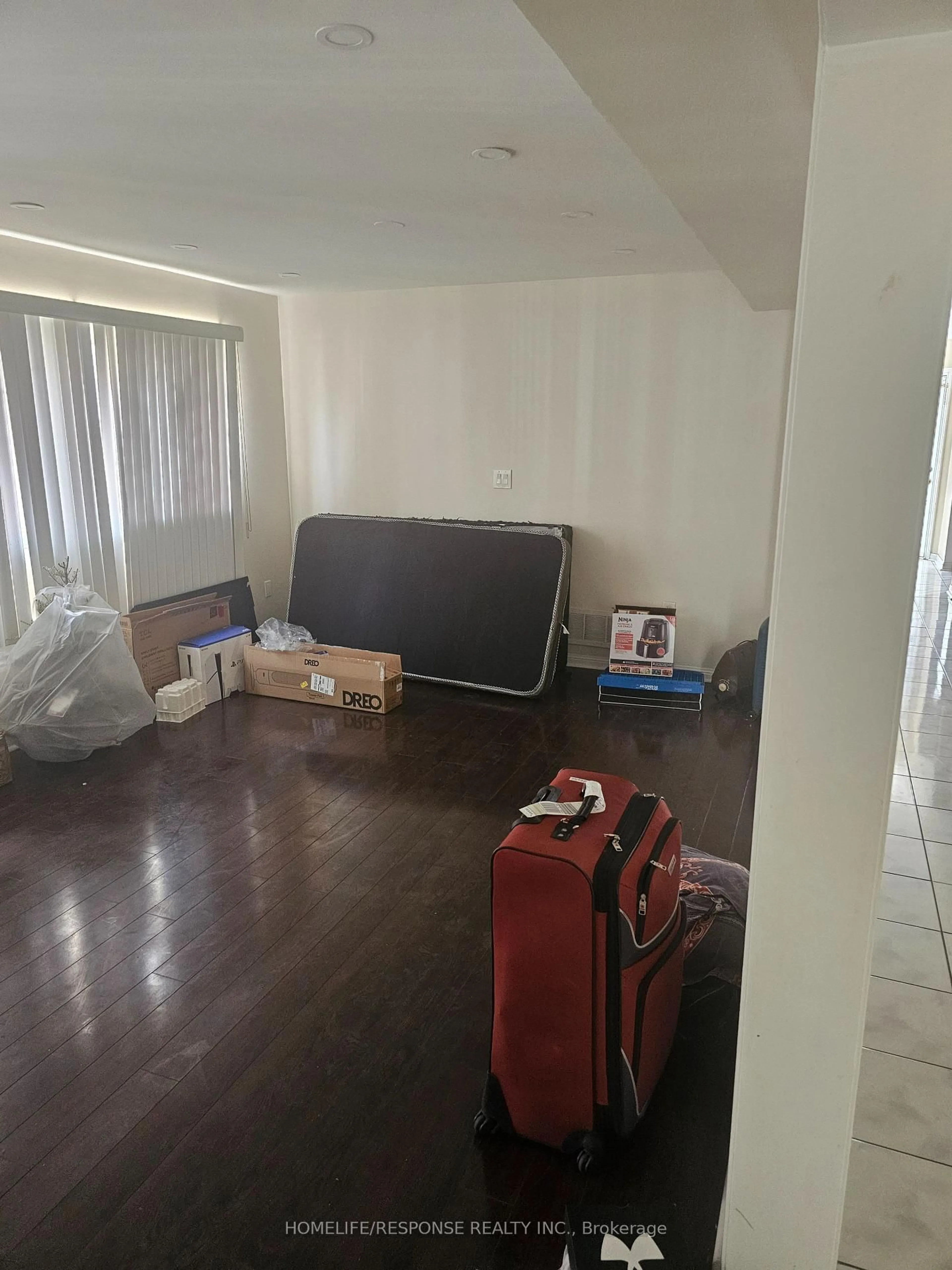 A pic of a room for 20 HIMALAYA St, Brampton Ontario L6R 2L8