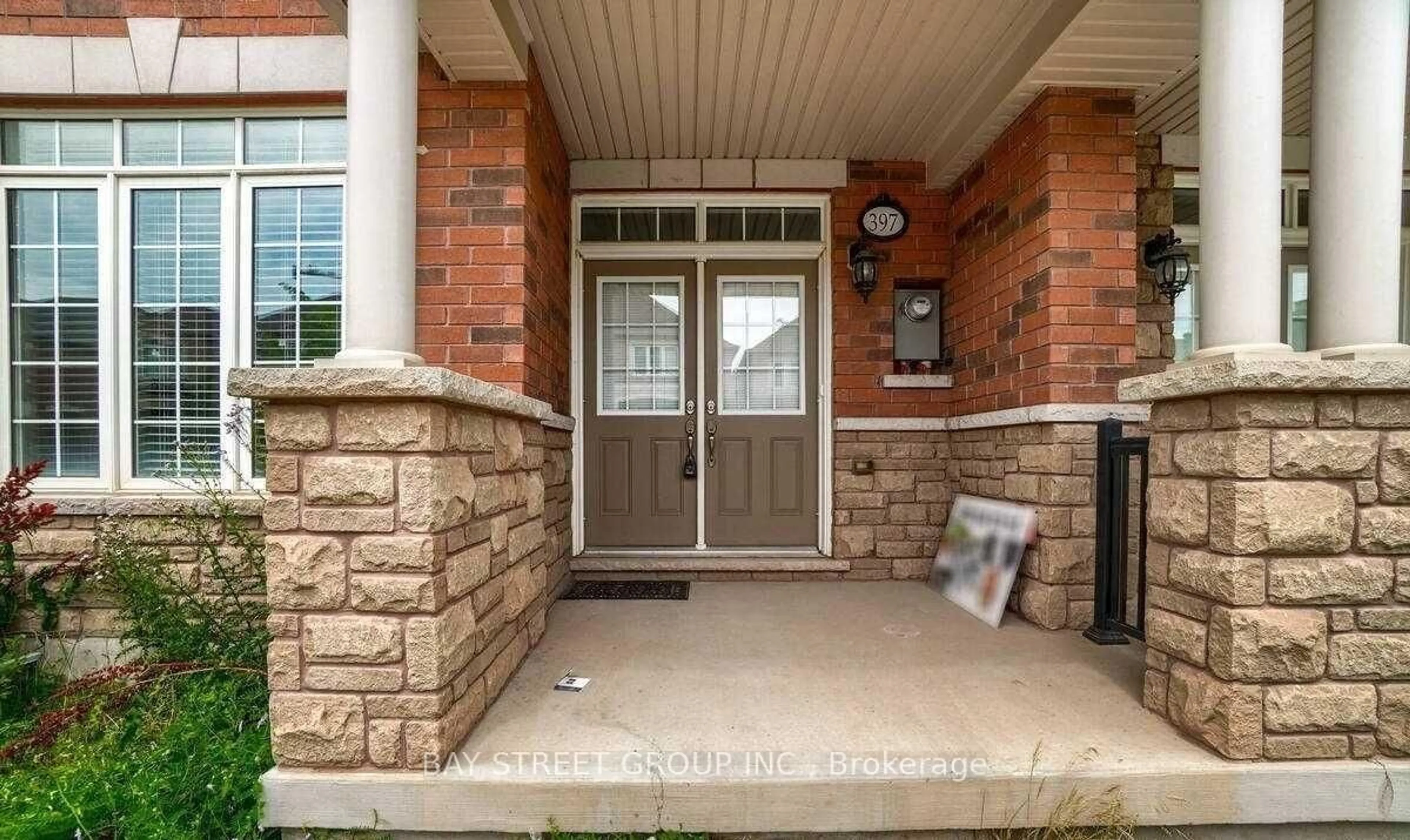 Indoor entryway for 397 Switchgrass St, Oakville Ontario L6M 4M2
