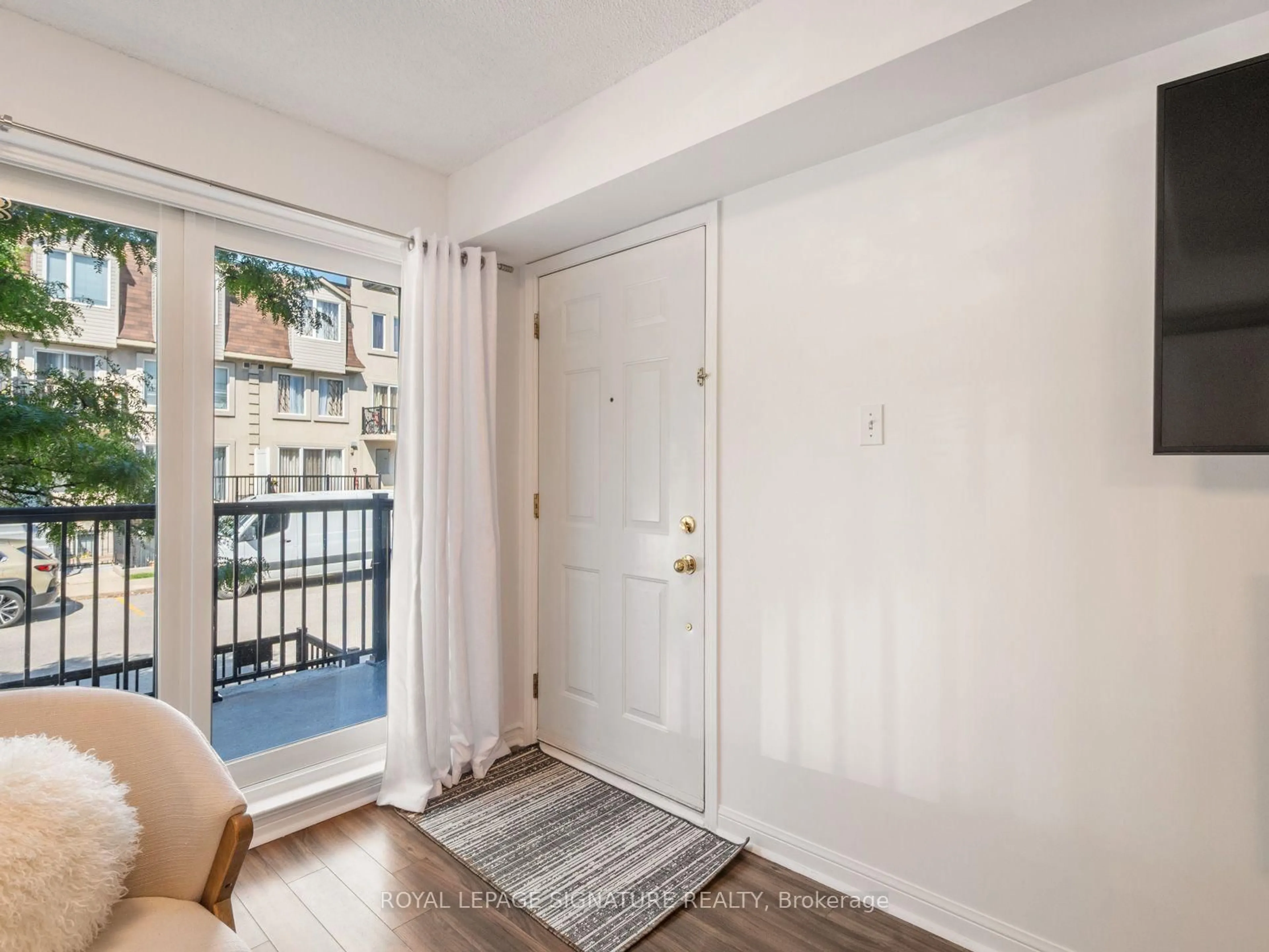 Indoor entryway for 65 George Appleton Way #2067, Toronto Ontario M3M 0A2