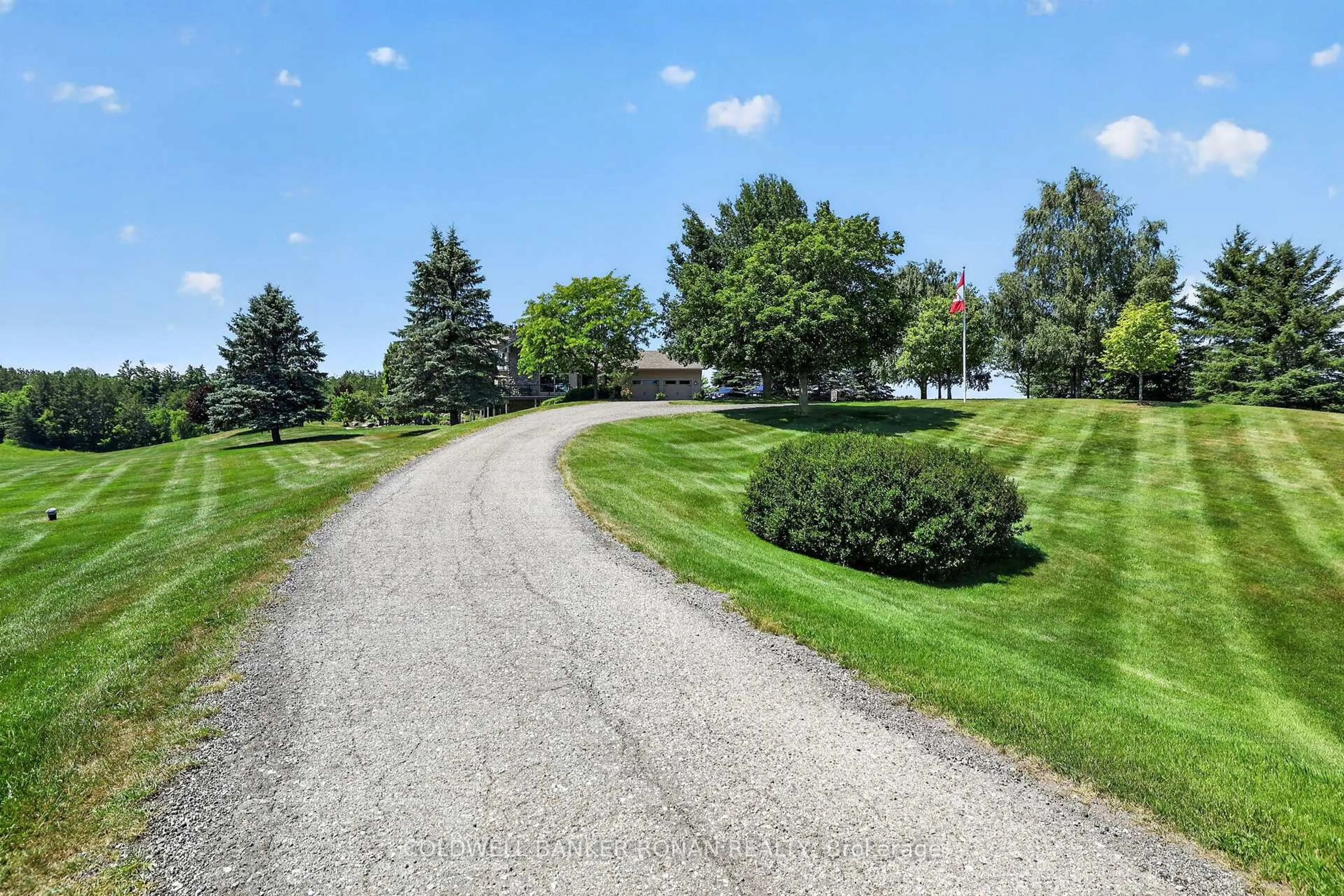 A pic from outside/outdoor area/front of a property/back of a property/a pic from drone, street for 18250 Duffy's Lane, Caledon Ontario L7E 3C4