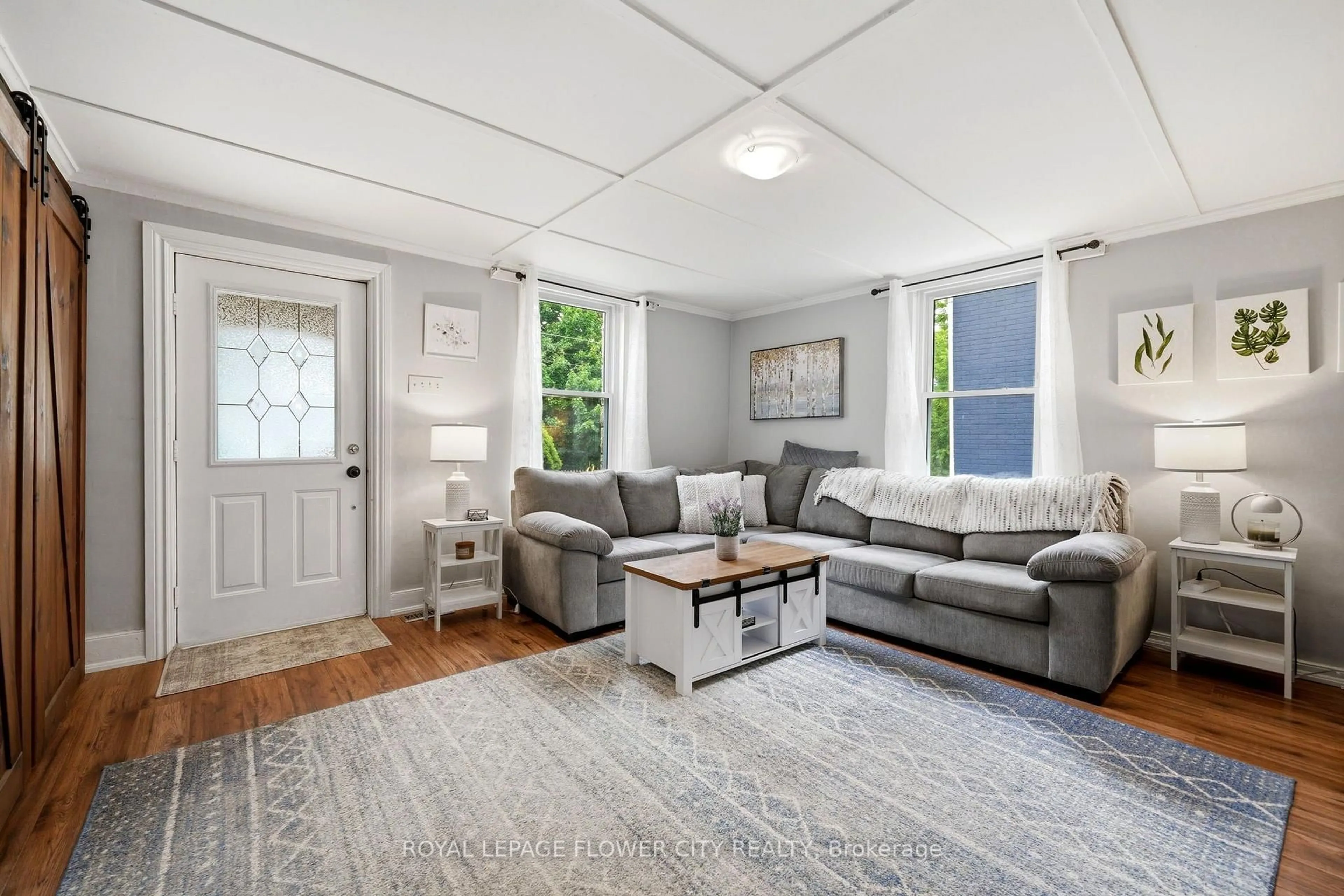 Living room with furniture, unknown for 15626 Mclaughlin Rd, Caledon Ontario L7C 1M3
