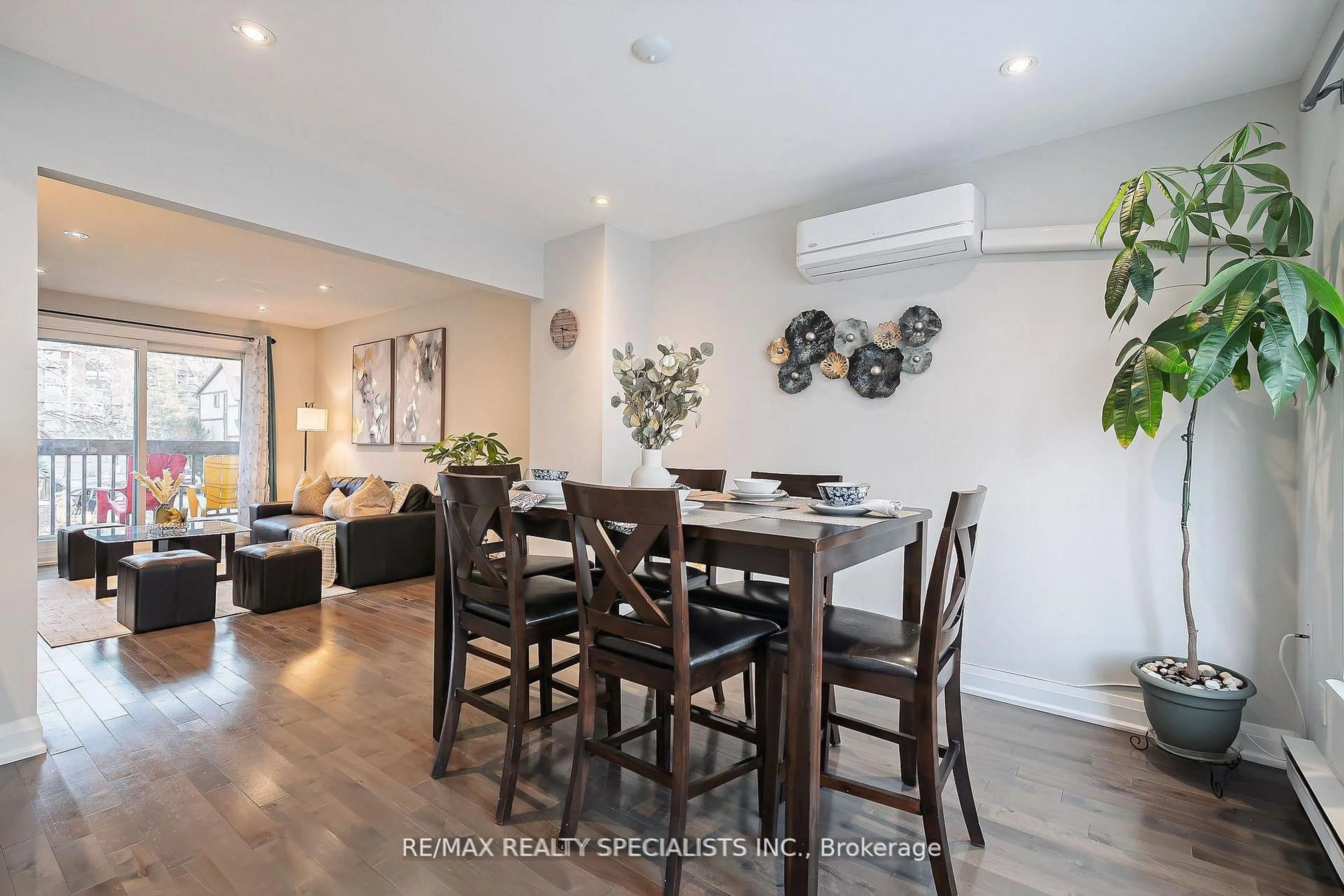 Dining room, wood/laminate floor for 6780 Formentera Ave #8, Mississauga Ontario L5N 2L1