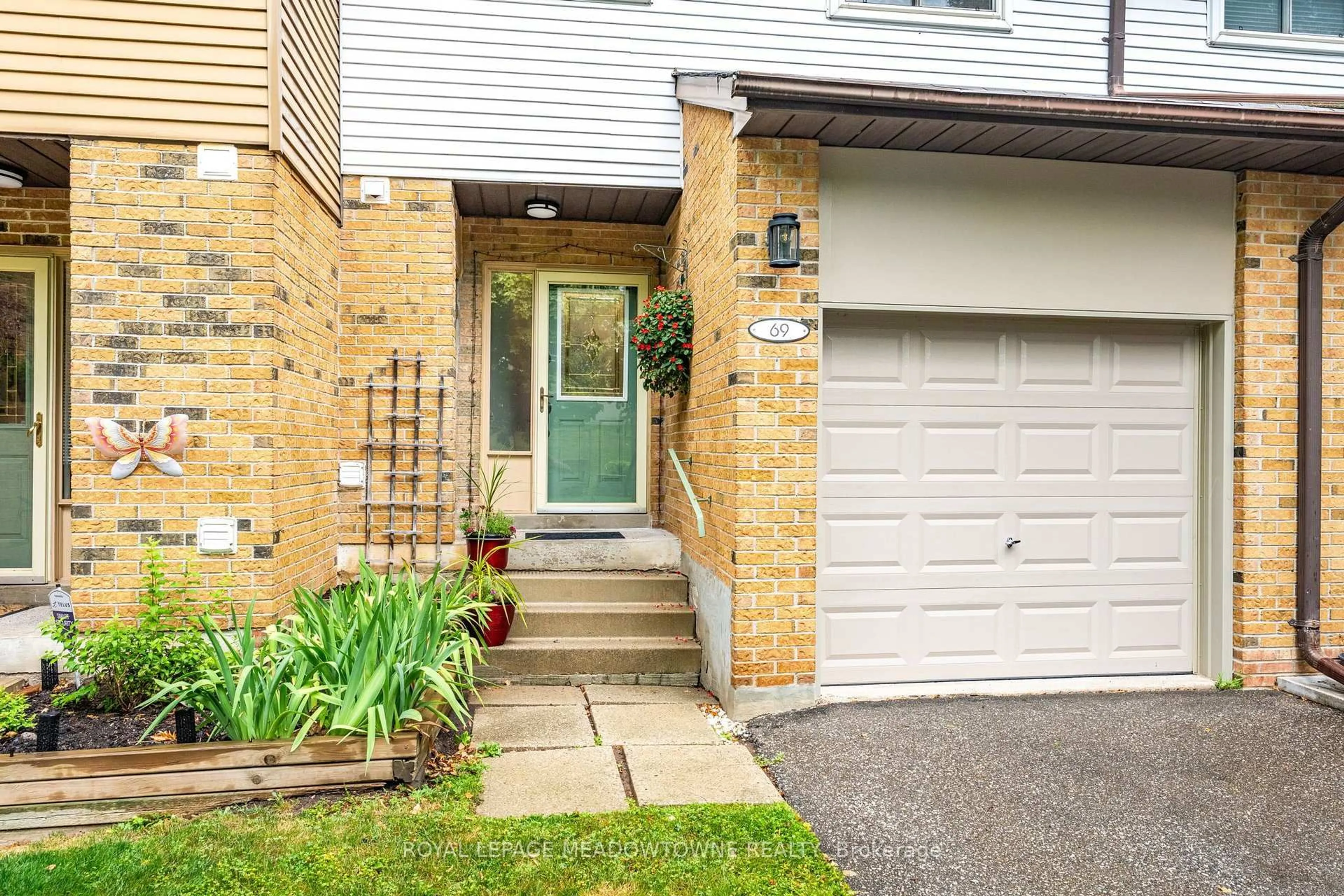 Unknown for 69 Lynden Circ, Halton Hills Ontario L7G 4Y7