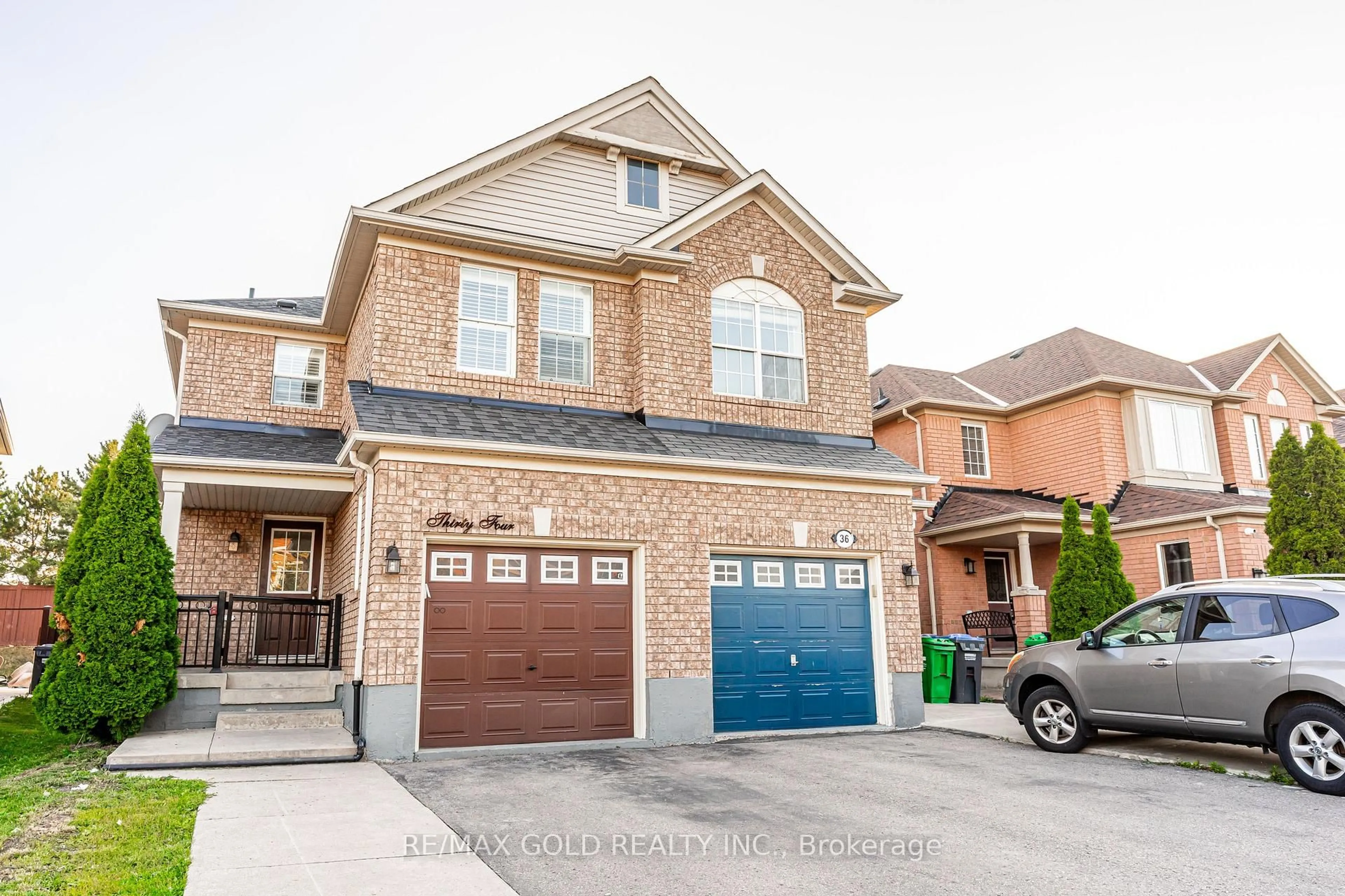 Home with brick exterior material, street for 34 Jingle Cres, Brampton Ontario L6S 0B2