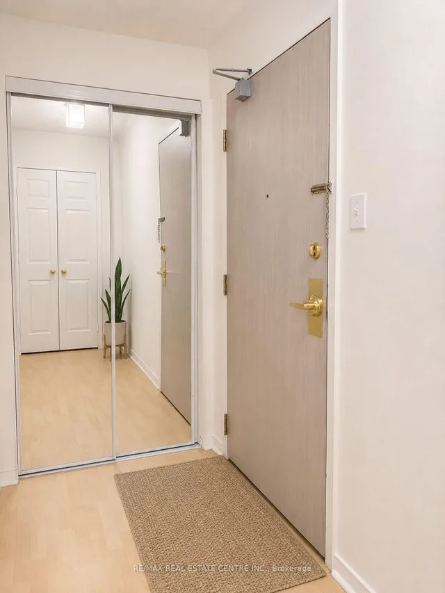 2177 Burnhamthorpe Rd #1007, Mississauga 2