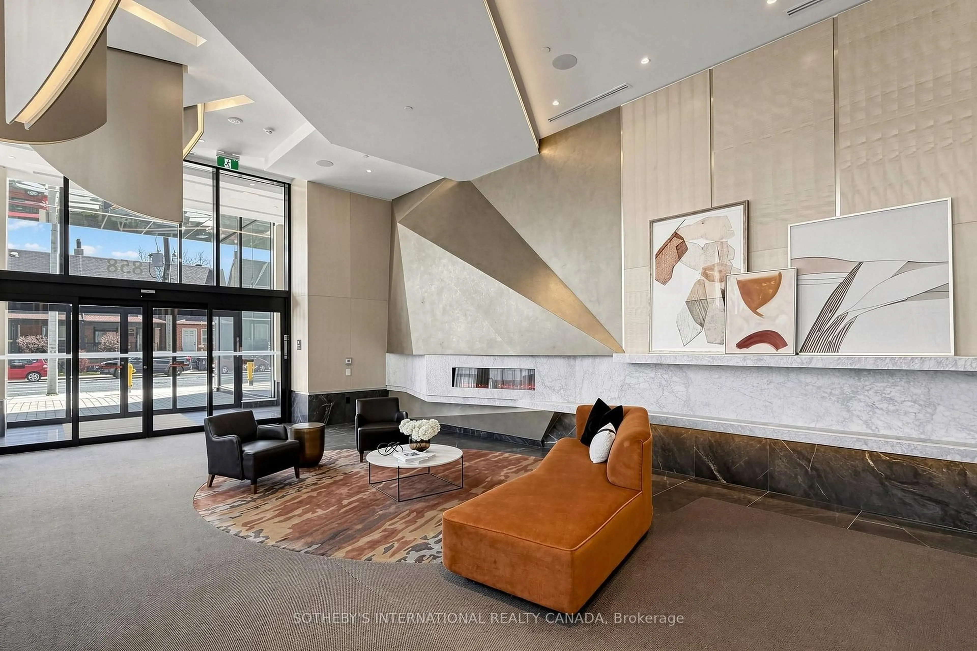 Lobby for 858 Dupont St #834, Toronto Ontario M6G 1Z5