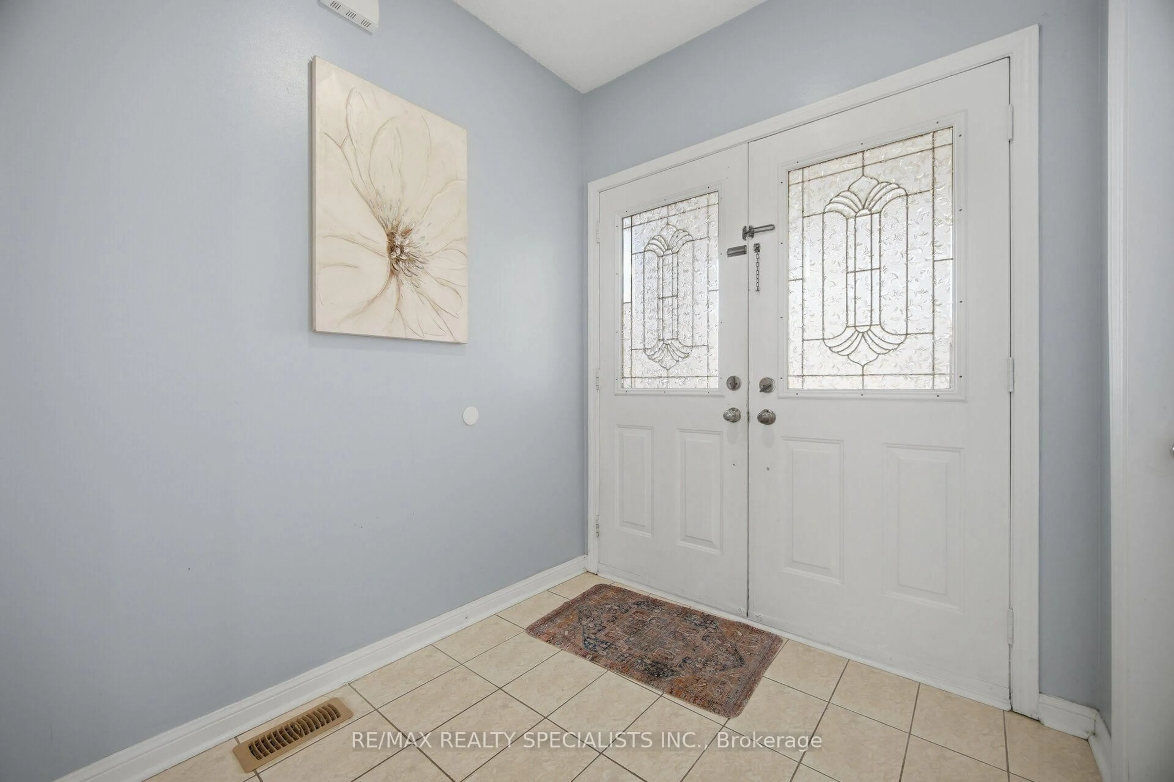 Indoor entryway for 200 Tiller Tr, Brampton Ontario L6X 4T1