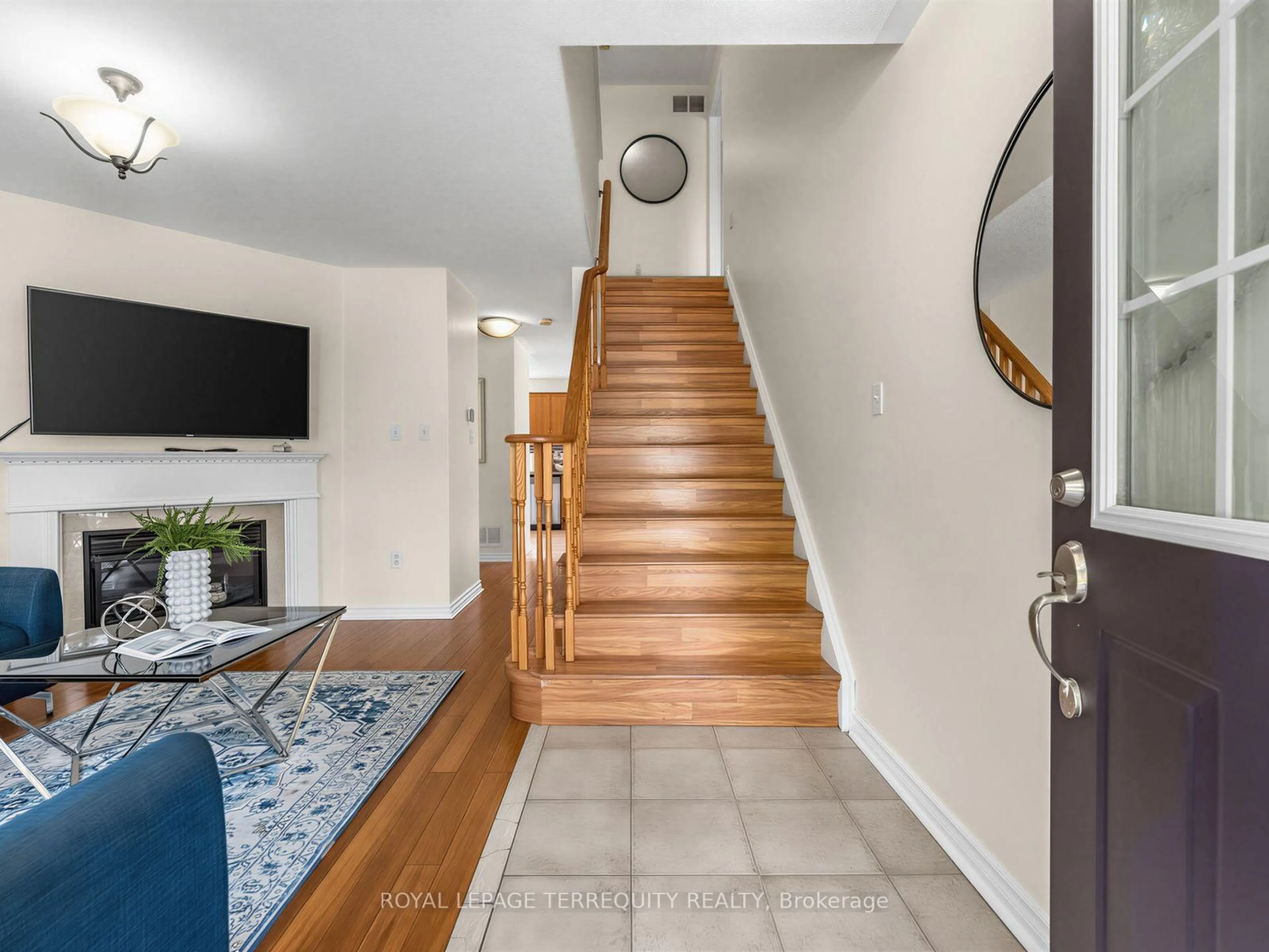 Indoor entryway for 83 Tianalee Cres, Brampton Ontario L7A 2X4