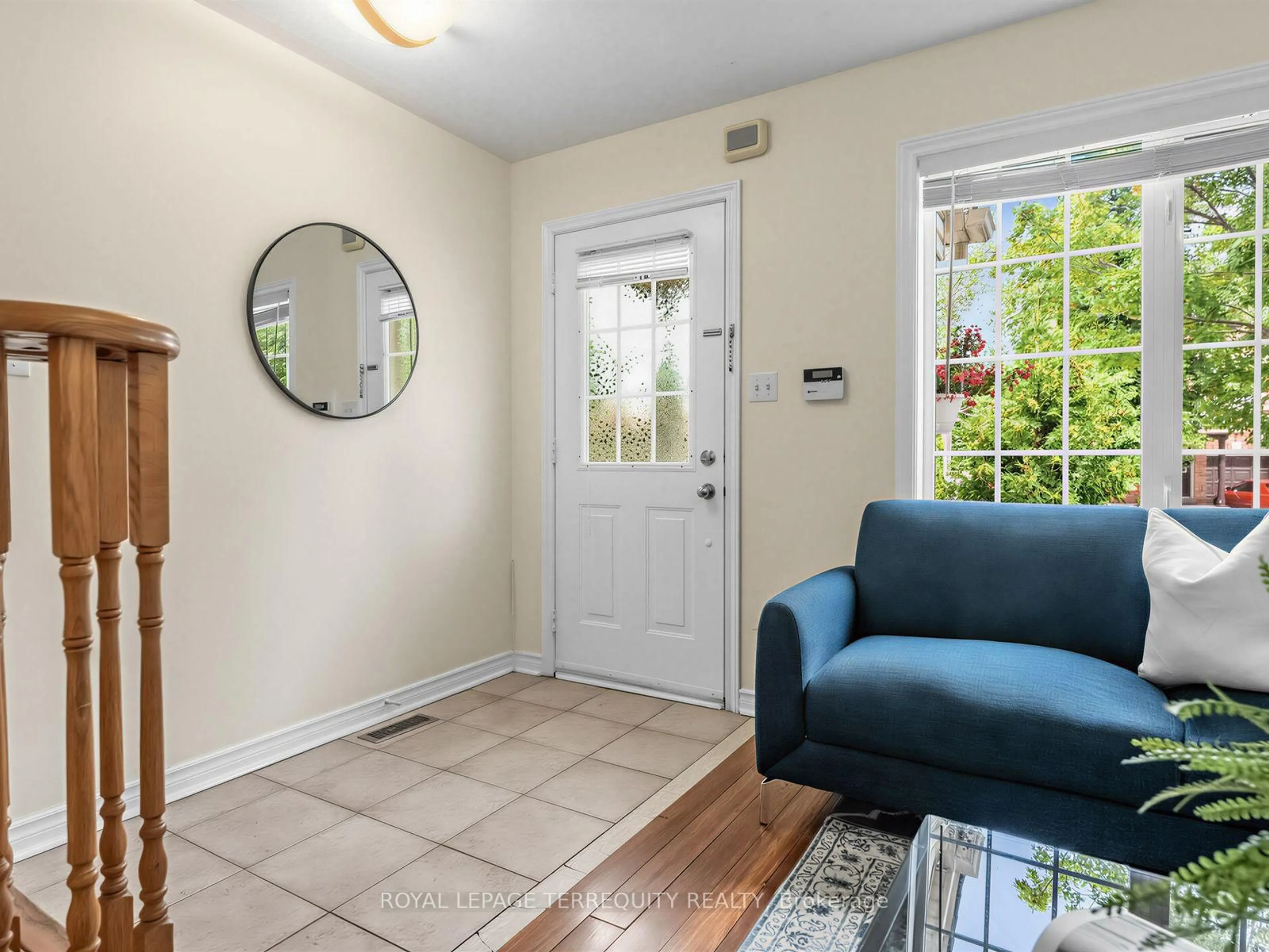 Indoor entryway for 83 Tianalee Cres, Brampton Ontario L7A 2X4