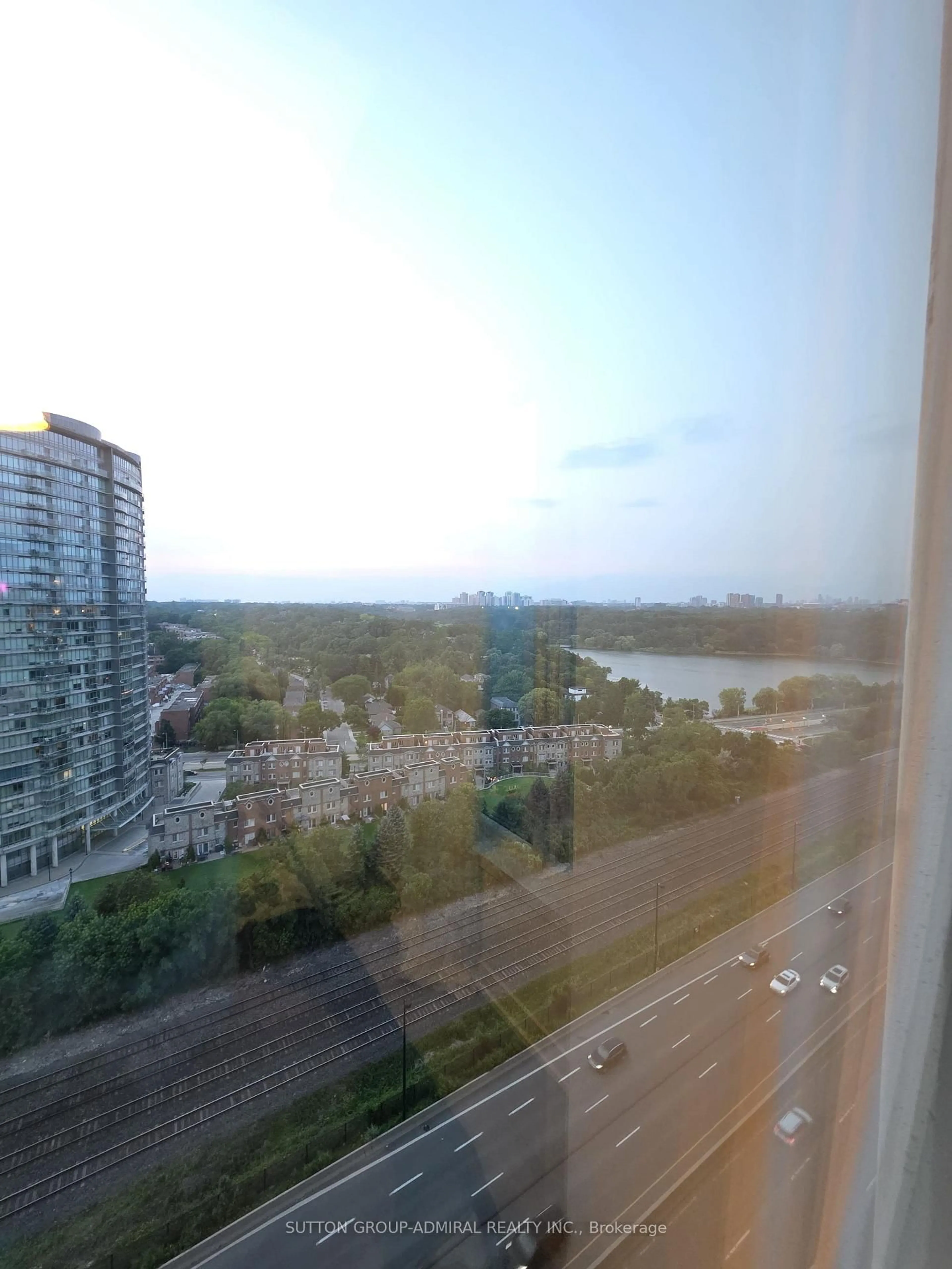 Blurry image for 1928 Lake Shore Blvd #2102, Toronto Ontario M6S 0B1