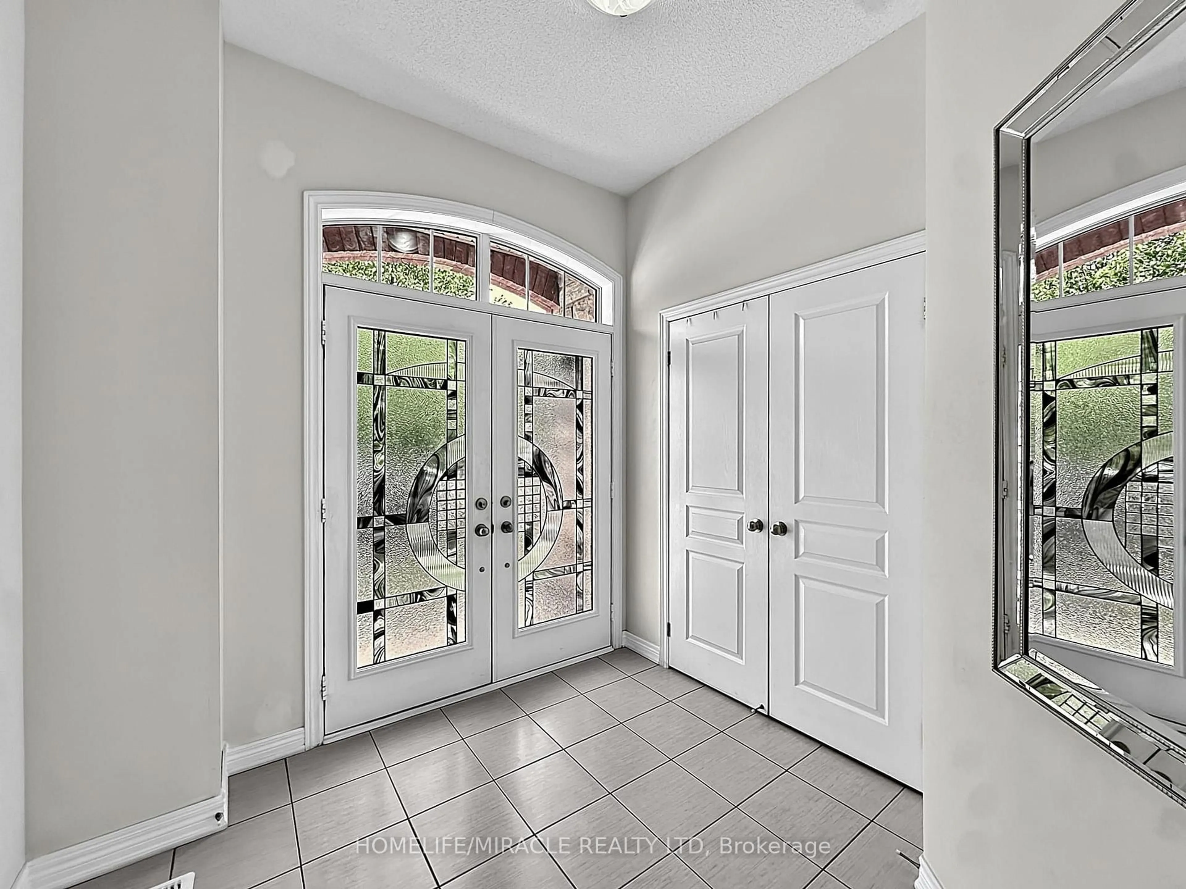 Indoor entryway for 6 Divinity Circ, Brampton Ontario L7A 3Y4