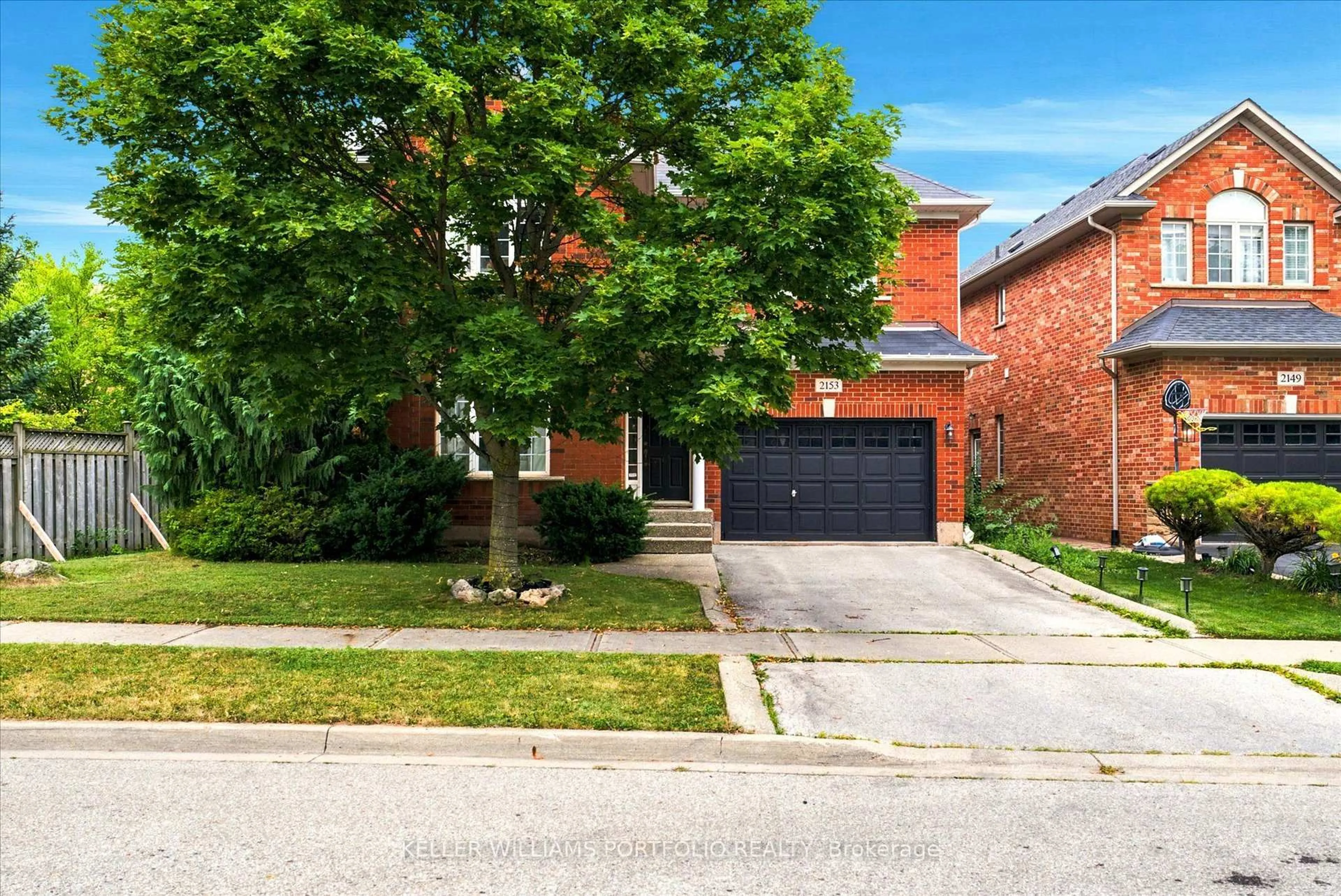 Home with brick exterior material, street for 2153 Meadowglen Dr, Oakville Ontario L6M 4C9