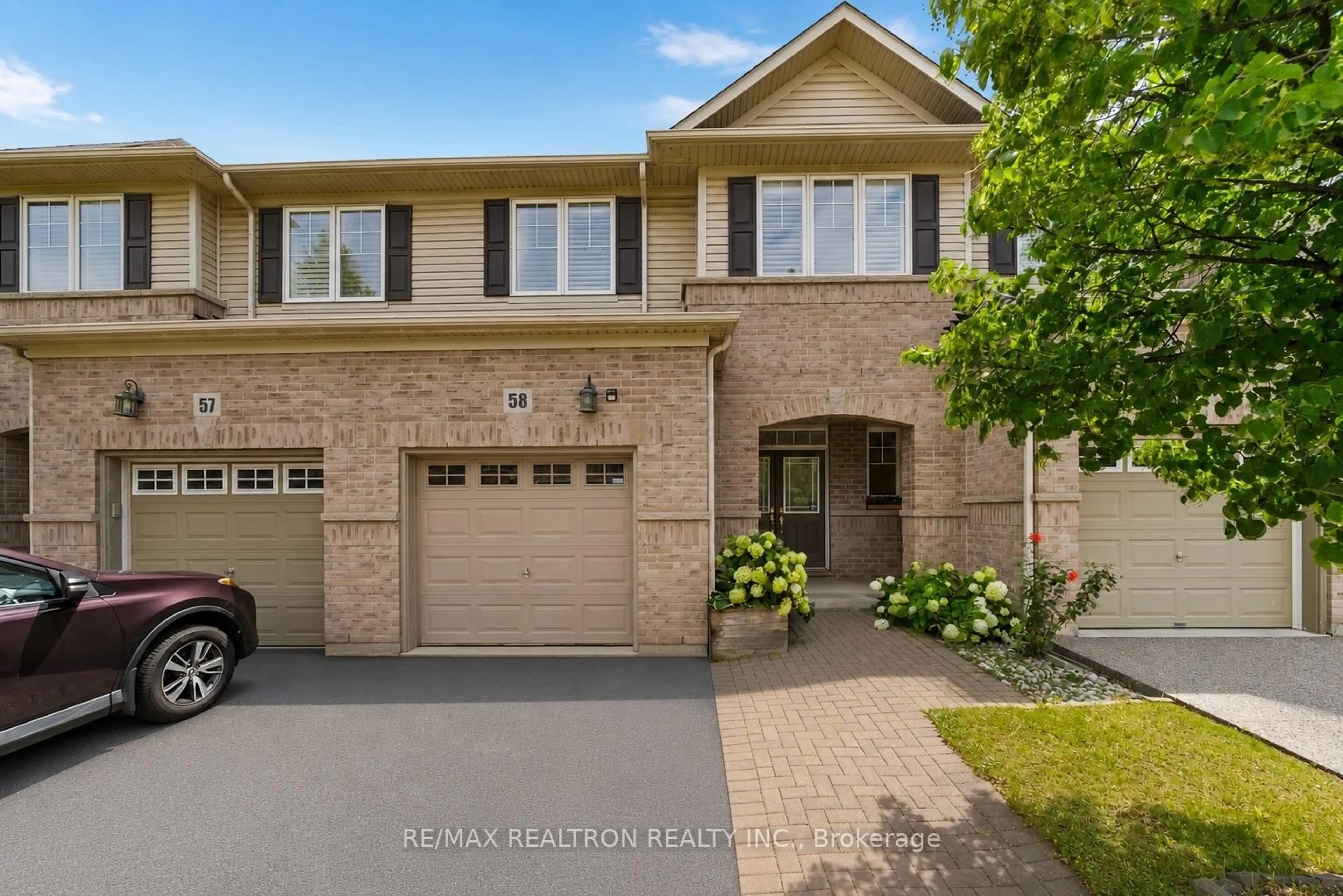 A pic from outside/outdoor area/front of a property/back of a property/a pic from drone, street for 3275 Stalybridge Dr #58, Oakville Ontario L6M 0L2