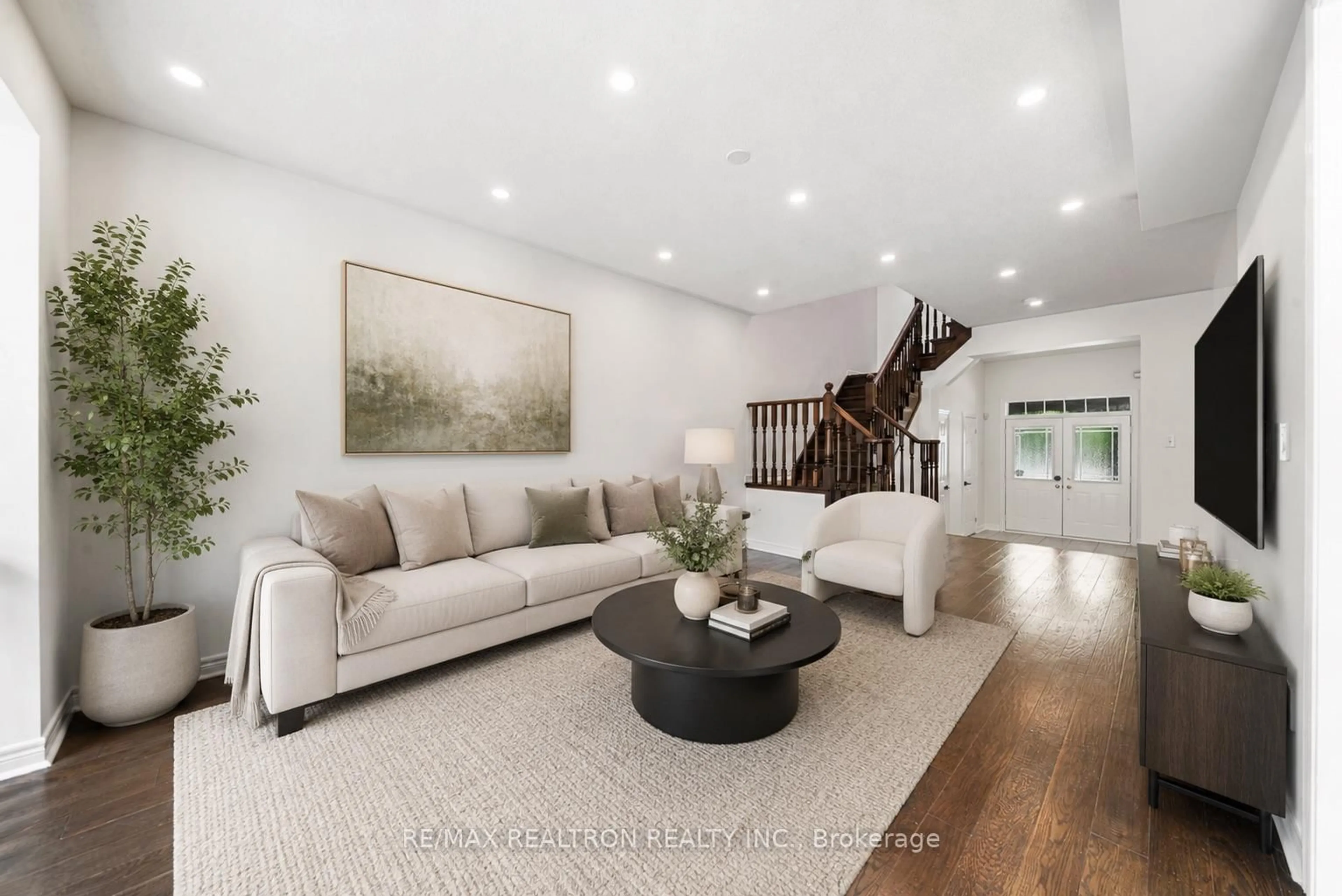 Living room with furniture, unknown for 3275 Stalybridge Dr #58, Oakville Ontario L6M 0L2