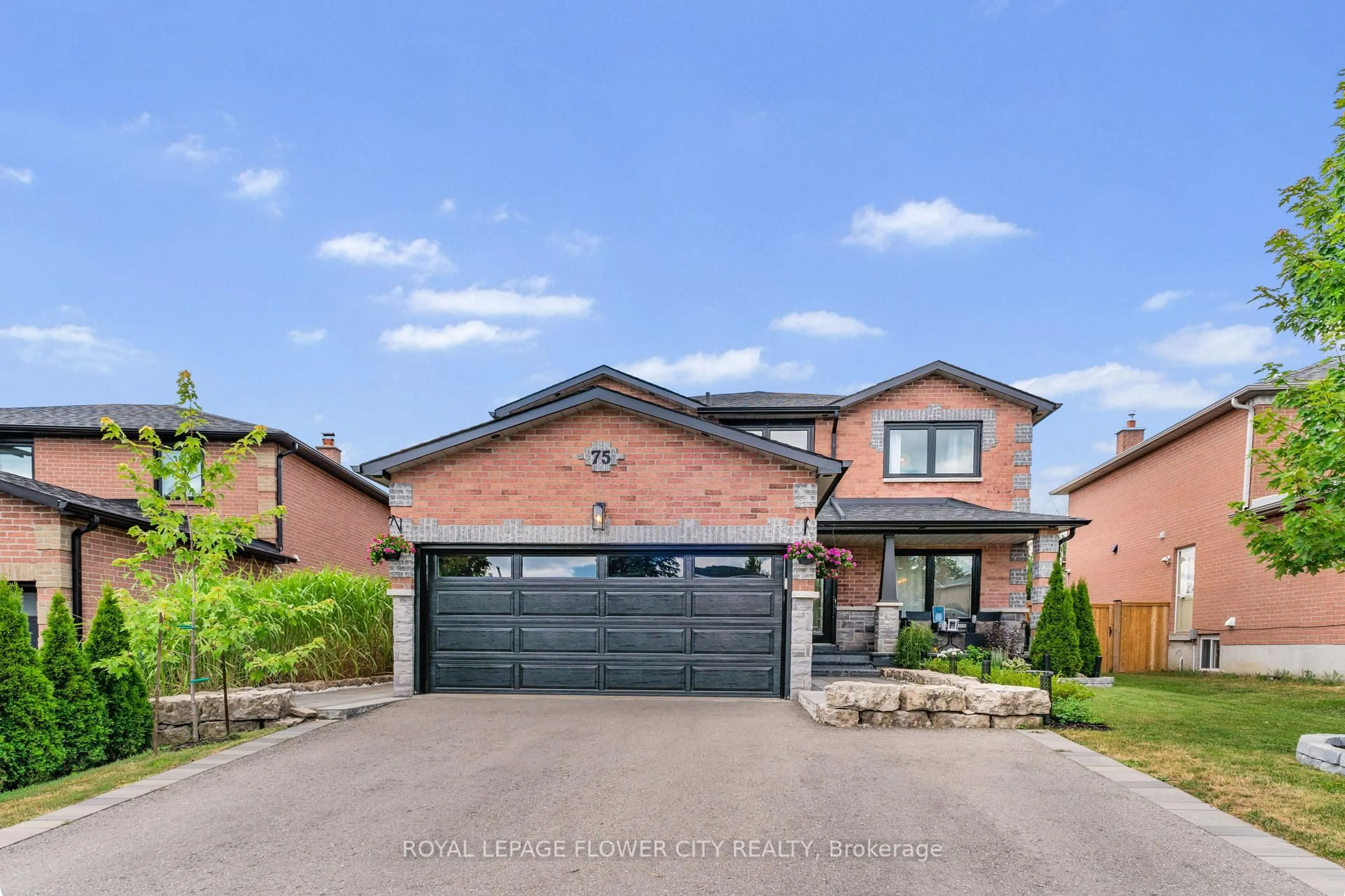 Home with brick exterior material, street for 75 St Michaels Cres, Caledon Ontario L7E 5Y5