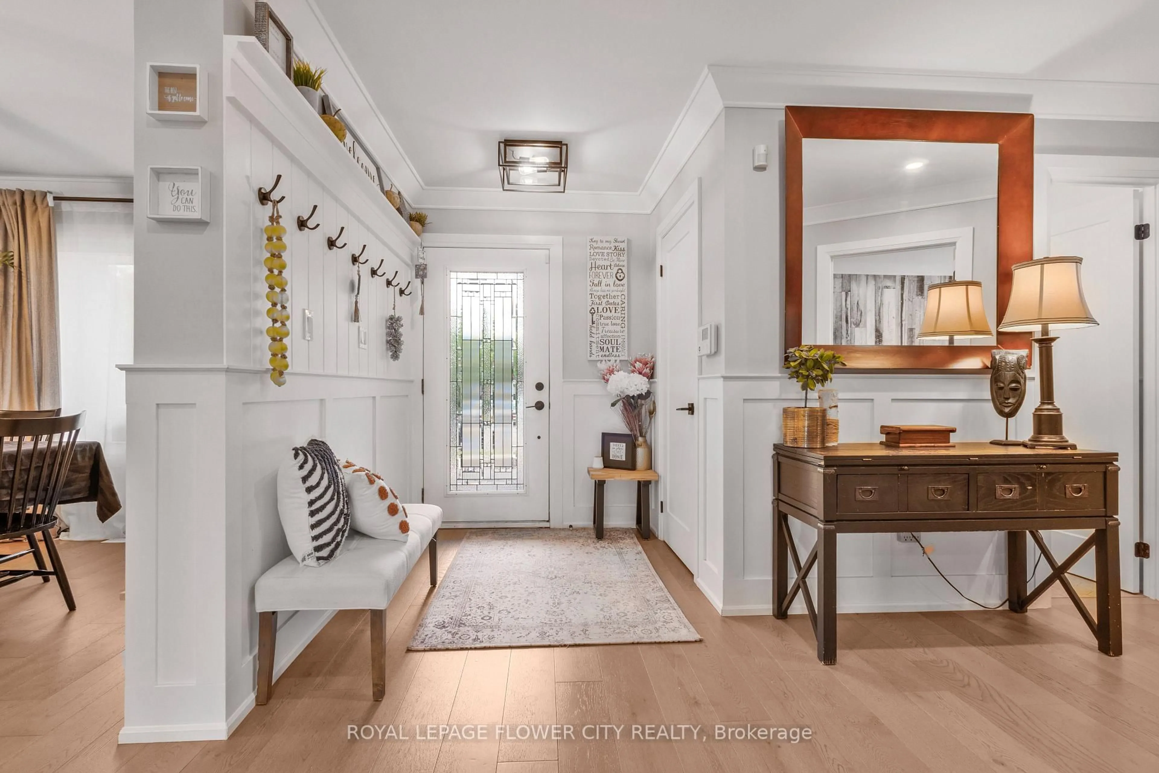 Indoor entryway for 75 St Michaels Cres, Caledon Ontario L7E 5Y5