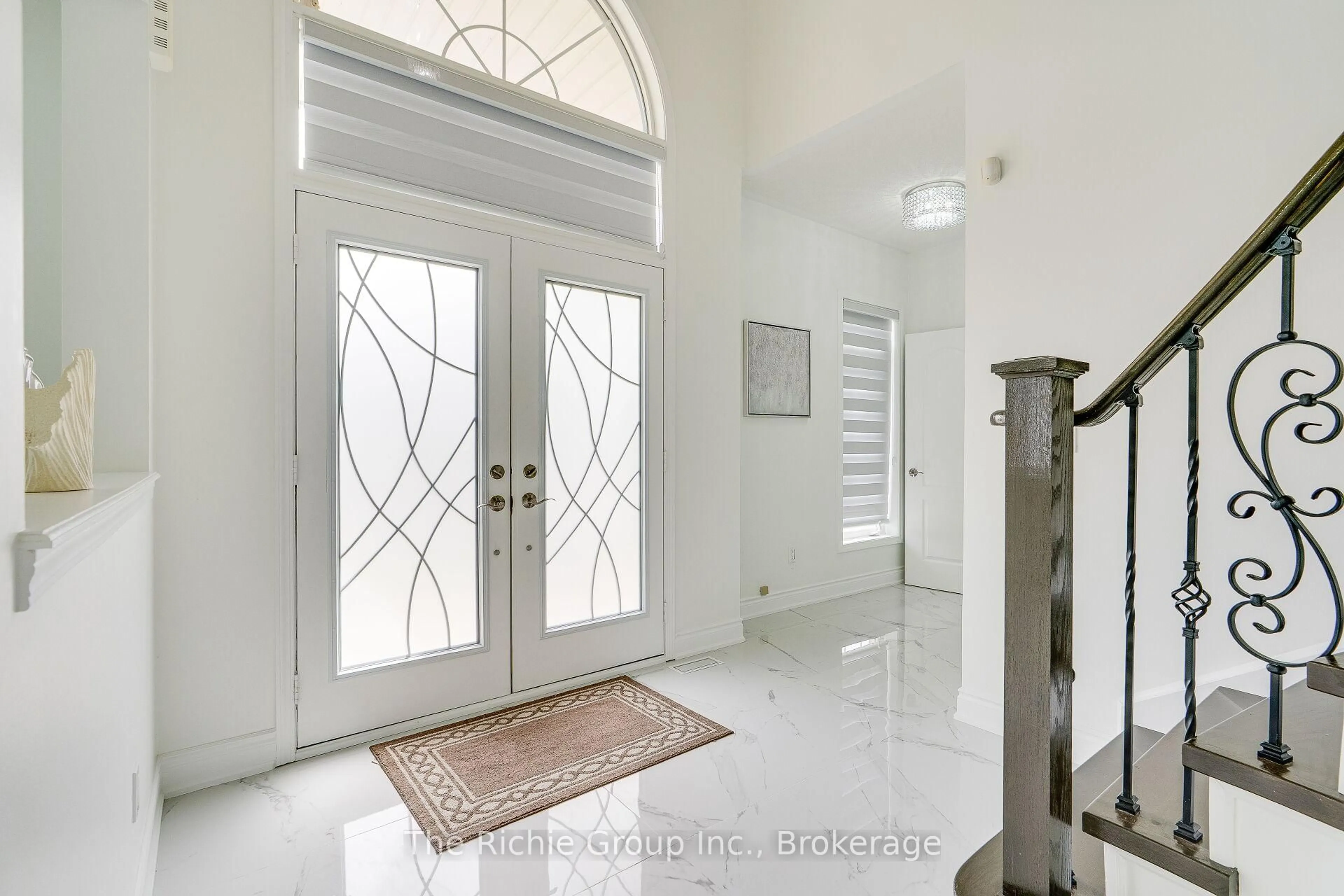 Indoor foyer for 59 Tarquini Cres, Caledon Ontario L7E 2Z5