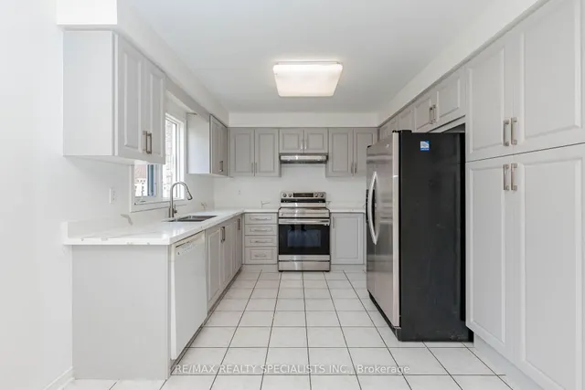 64 Dolphin Song Cres, Brampton 5