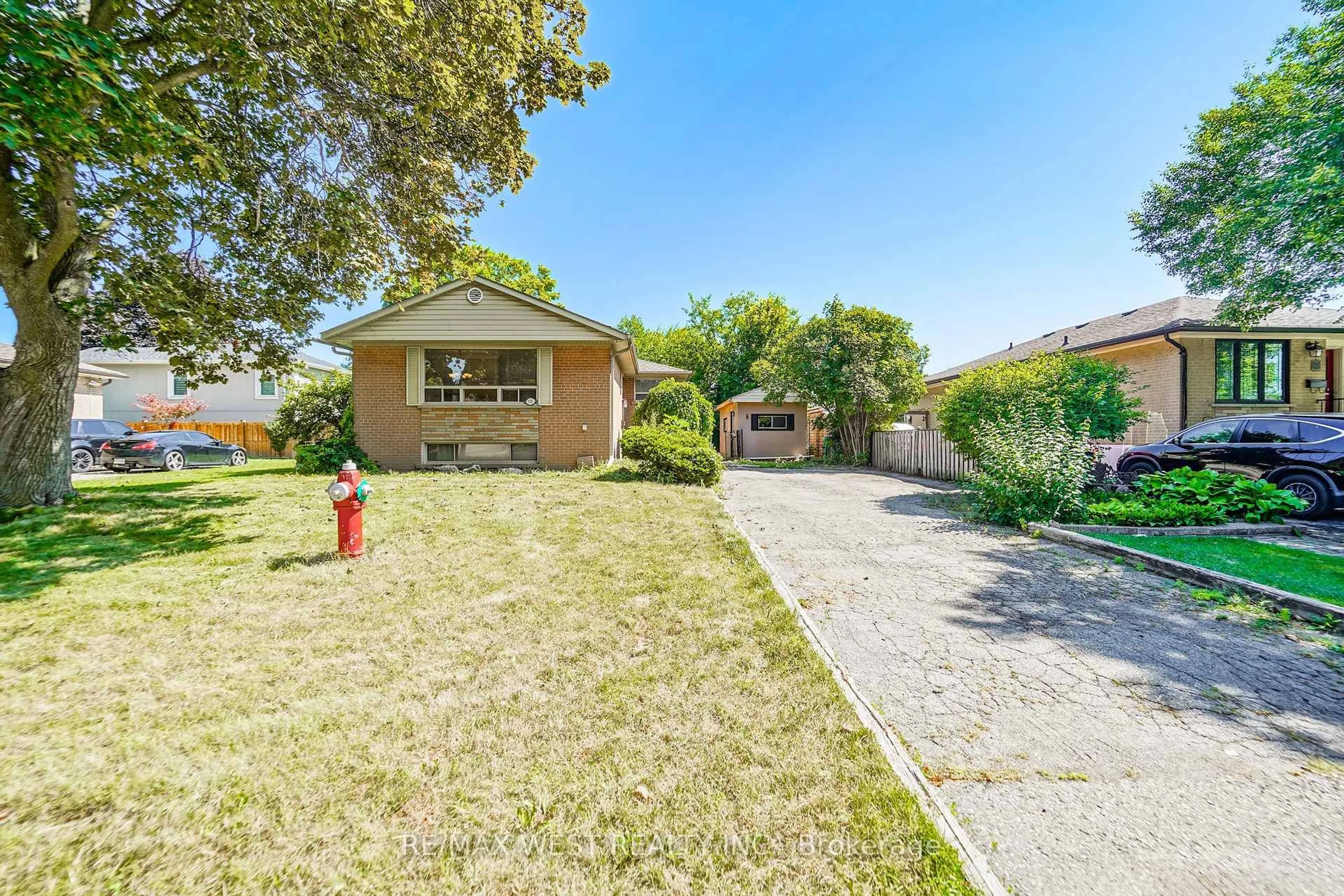 A pic from outside/outdoor area/front of a property/back of a property/a pic from drone, street for 18 Mcclure Ave, Brampton Ontario L6X 2E3