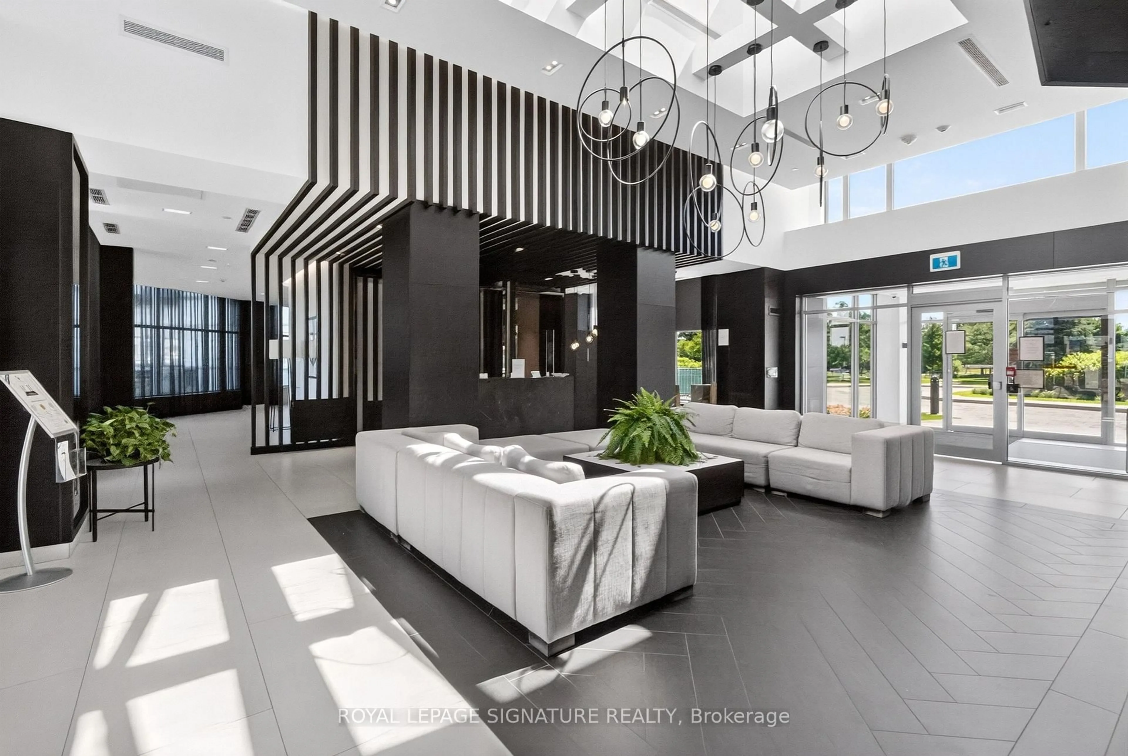 Lobby for 4699 Glen Erin Dr #1504, Mississauga Ontario L5M 2E5