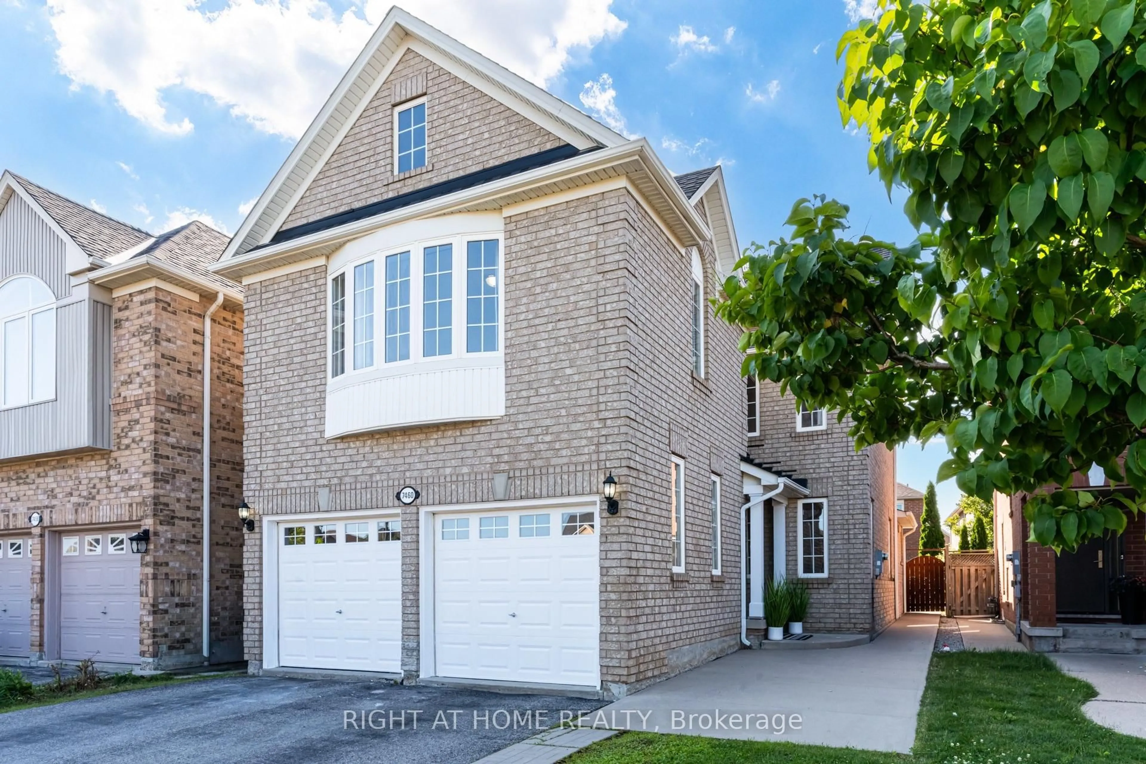 Home with brick exterior material, street for 7460 Terragar Blvd, Mississauga Ontario L5N 8H1