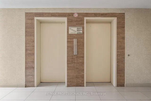 2 Valhalla Inn Rd #339, Toronto 5