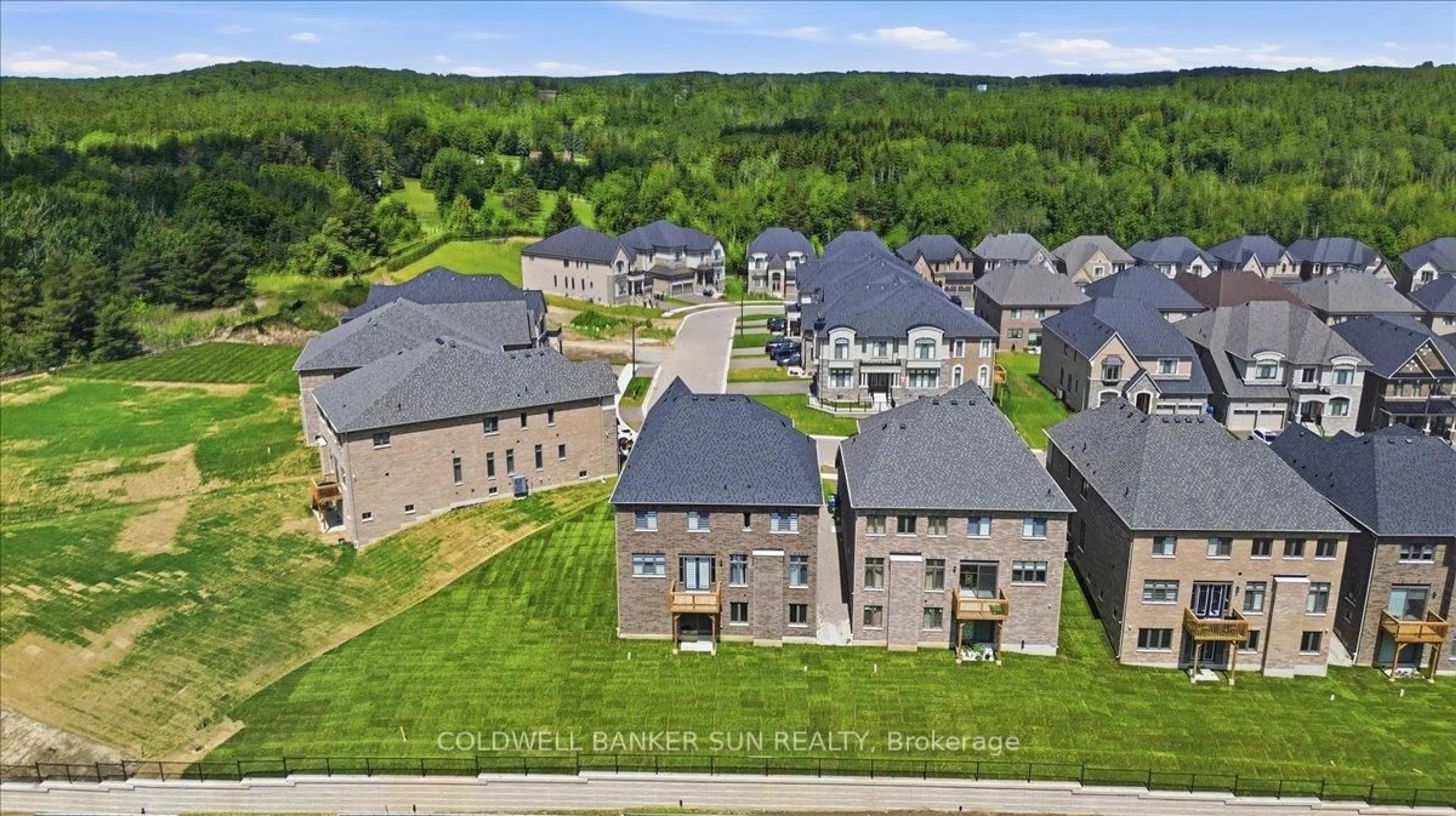 A pic from outside/outdoor area/front of a property/back of a property/a pic from drone, unknown for 87 James Walker Ave, Caledon Ontario L7C 4N1