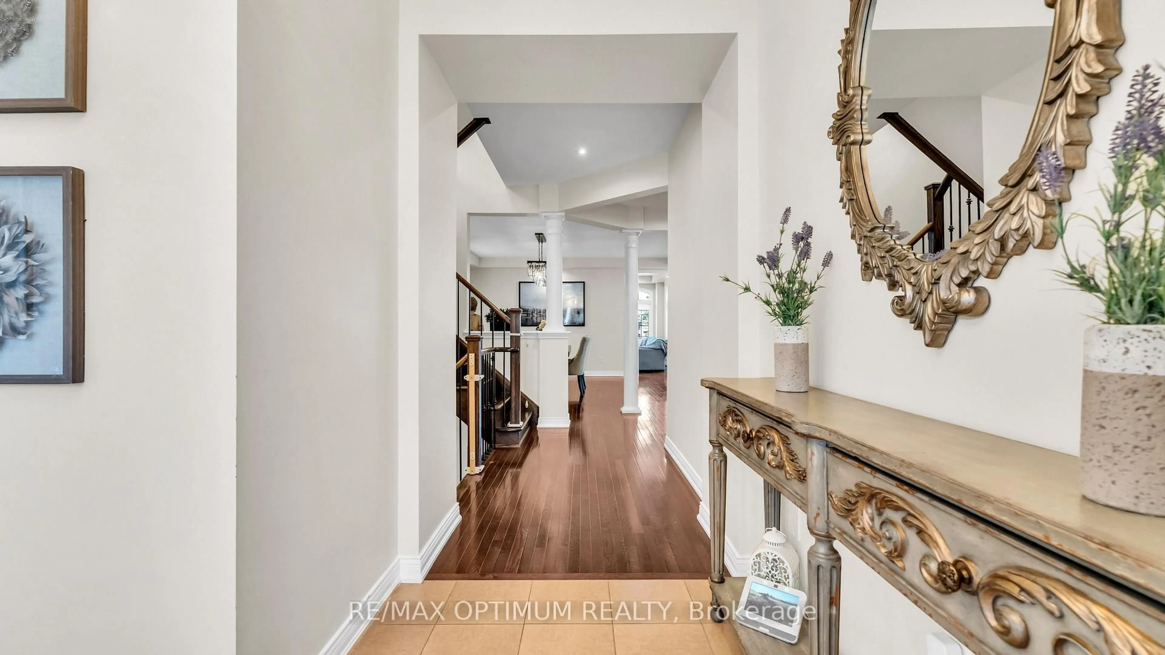 Indoor entryway for 37 Island Grve, Brampton Ontario L6X 0Y1