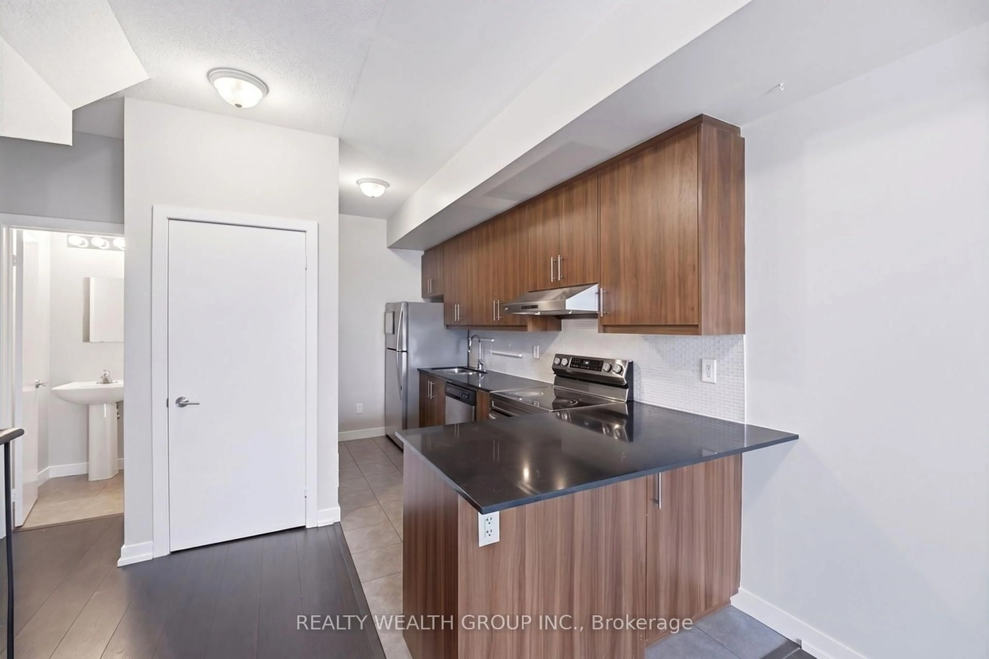 Standard kitchen, unknown for 2059 Weston Rd #44, Toronto Ontario M9N 1X7