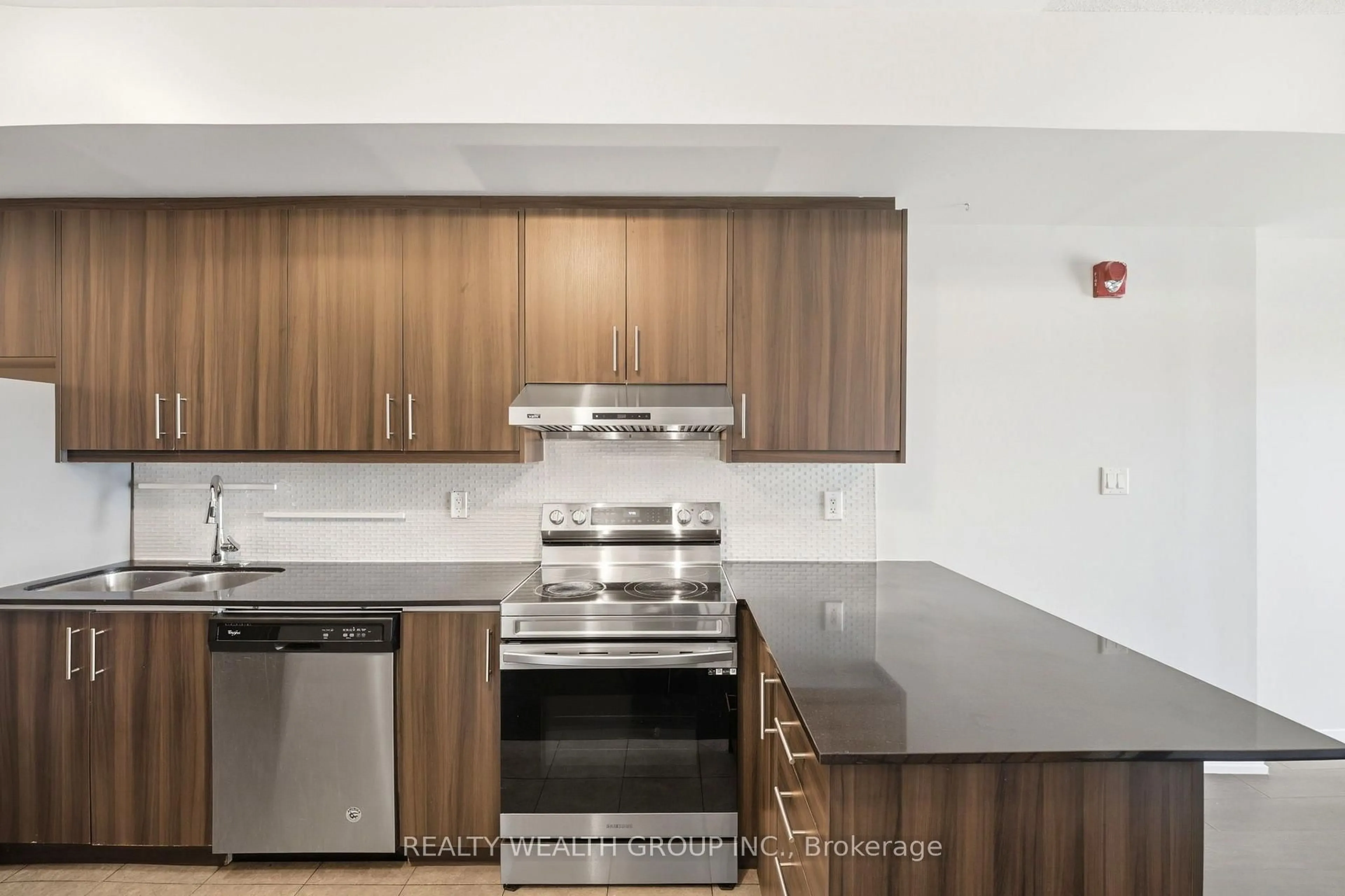 Standard kitchen, unknown for 2059 Weston Rd #44, Toronto Ontario M9N 1X7