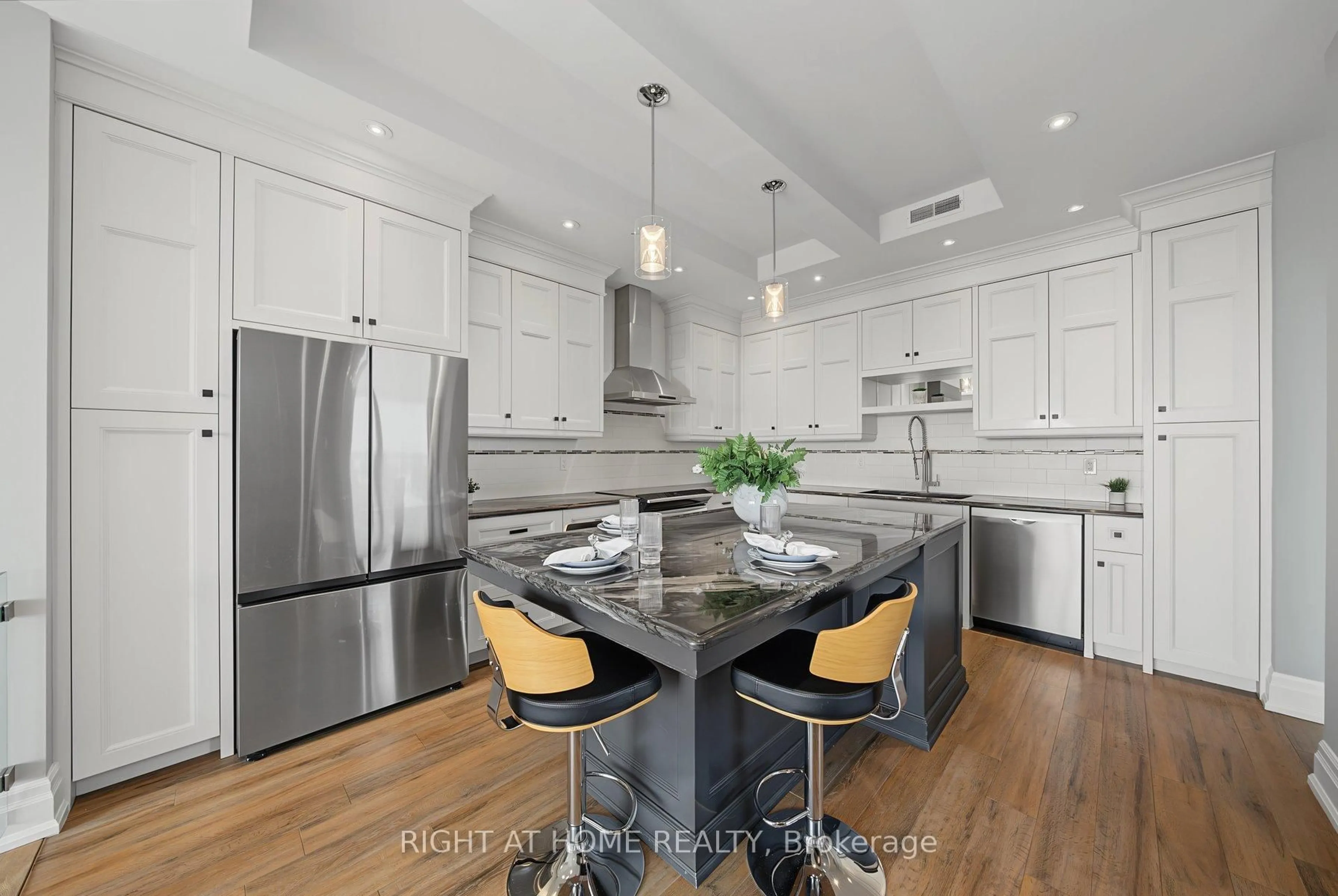 Contemporary kitchen, ceramic/tile floor for 20 Speers Rd #1206, Oakville Ontario L6K 3R5