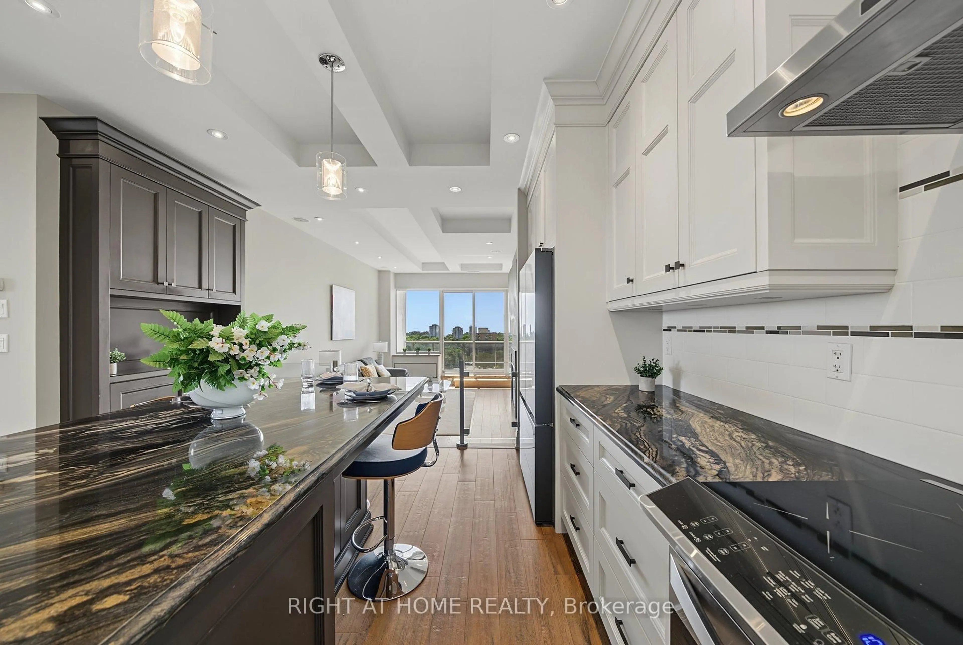 Open concept kitchen, ceramic/tile floor for 20 Speers Rd #1206, Oakville Ontario L6K 3R5