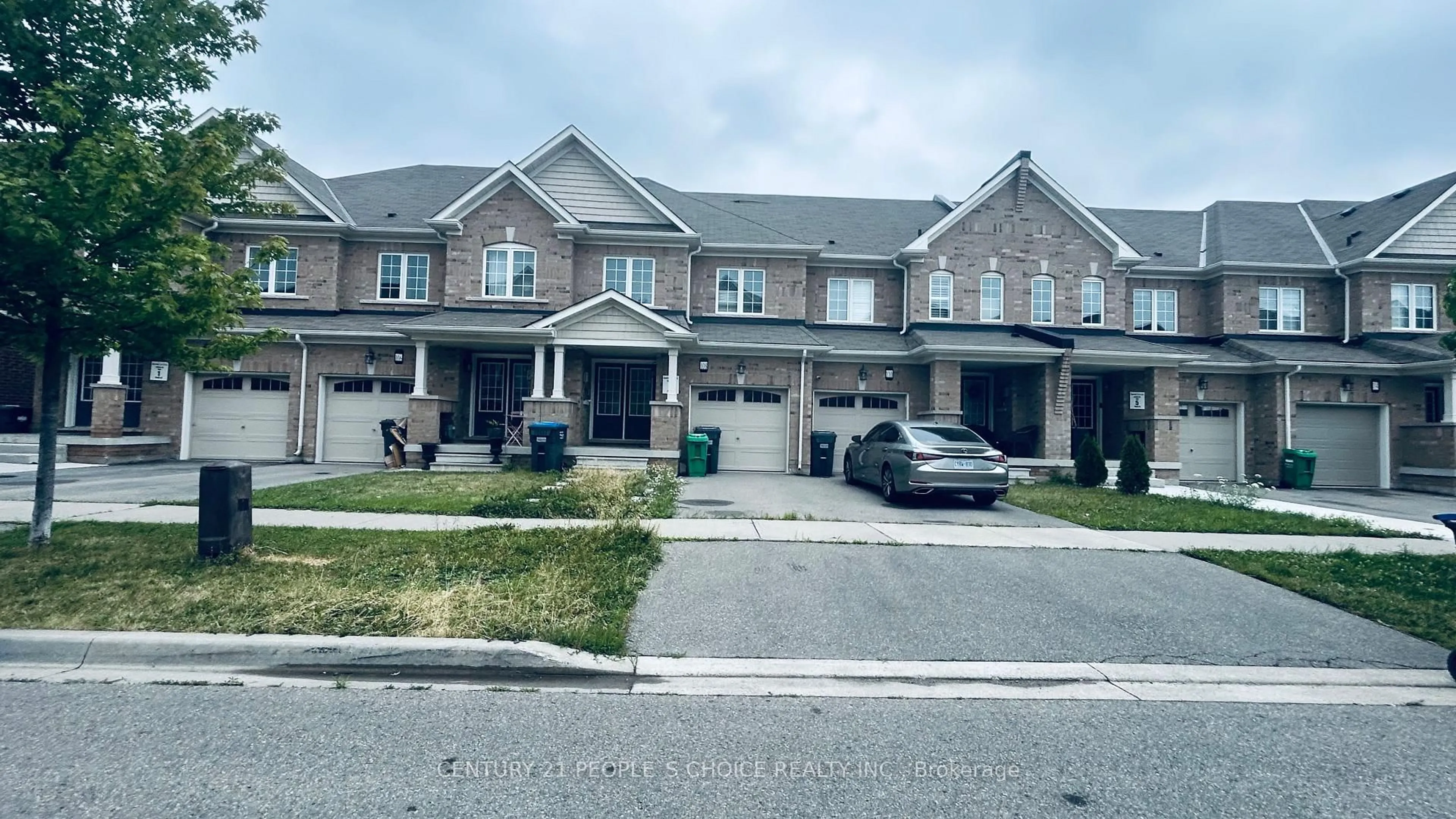 A pic from outside/outdoor area/front of a property/back of a property/a pic from drone, street for 108 Golden Spring Dr, Brampton Ontario L7A 4N7