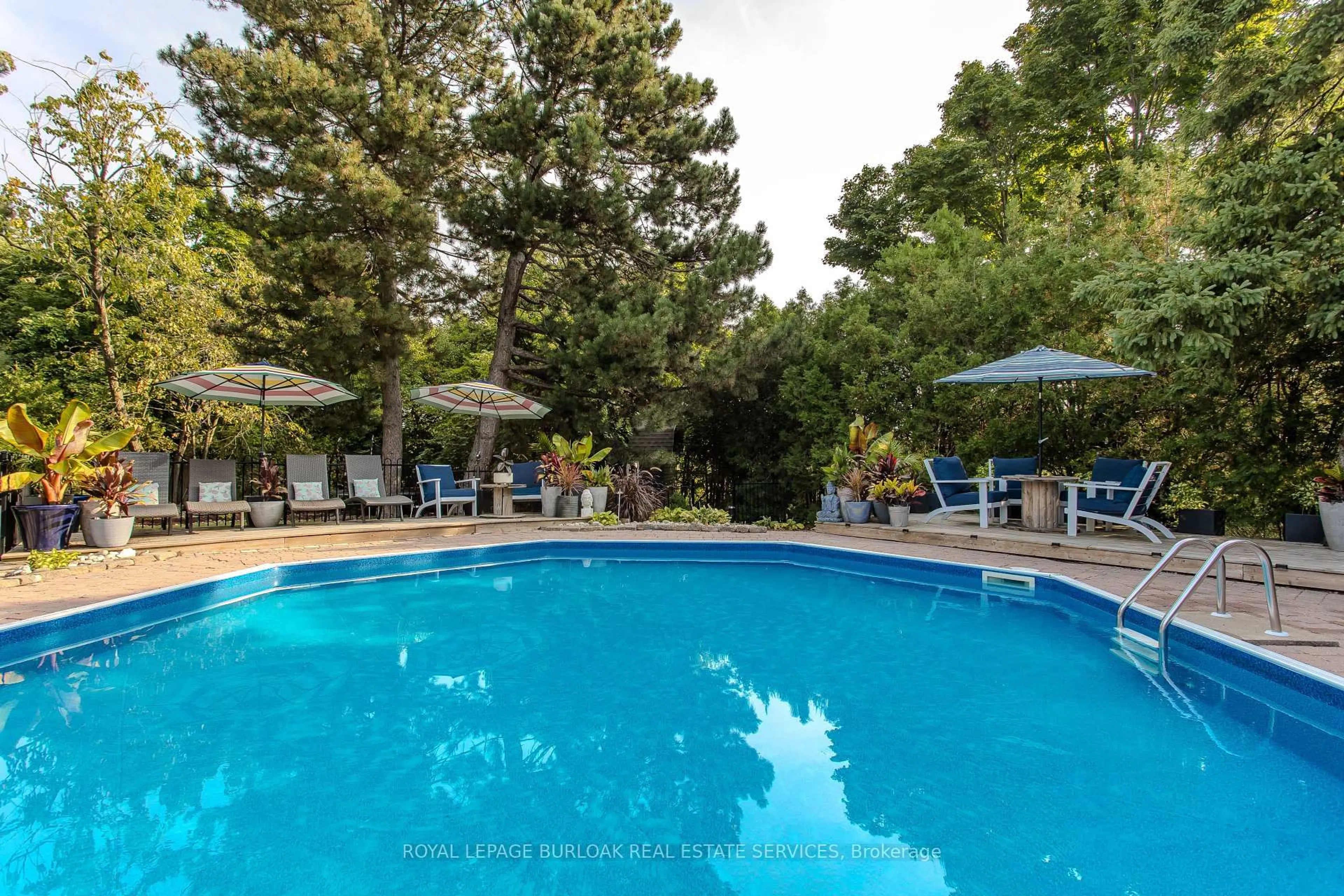 Pool for 2023 Cheviot Crt, Burlington Ontario L7P 1W7