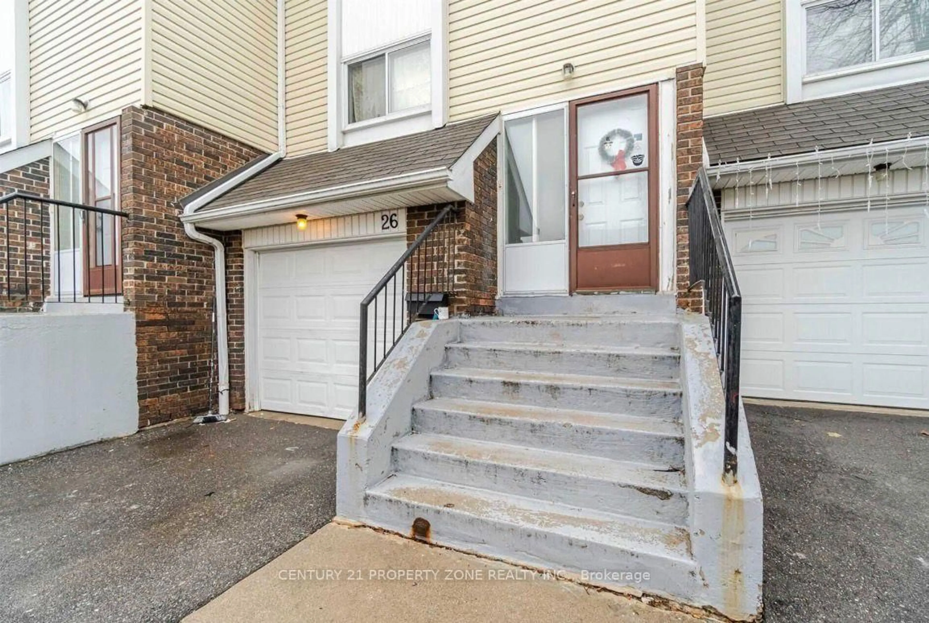 Unknown for 26 Sandringham Crt, Brampton Ontario L6T 3Z3