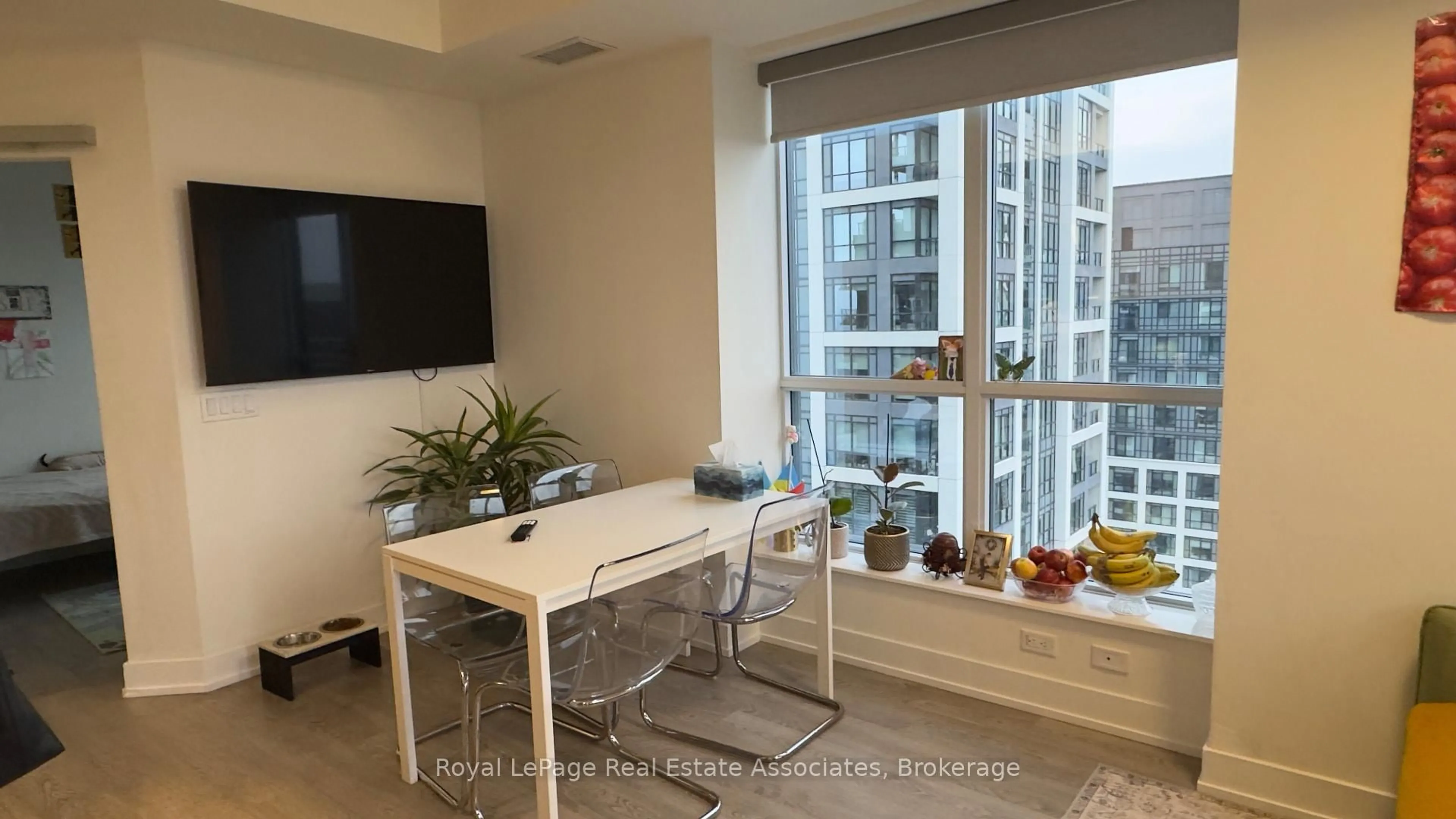 A pic of a room for 5 Mabelle Ave #3433, Toronto Ontario M9A 0C8