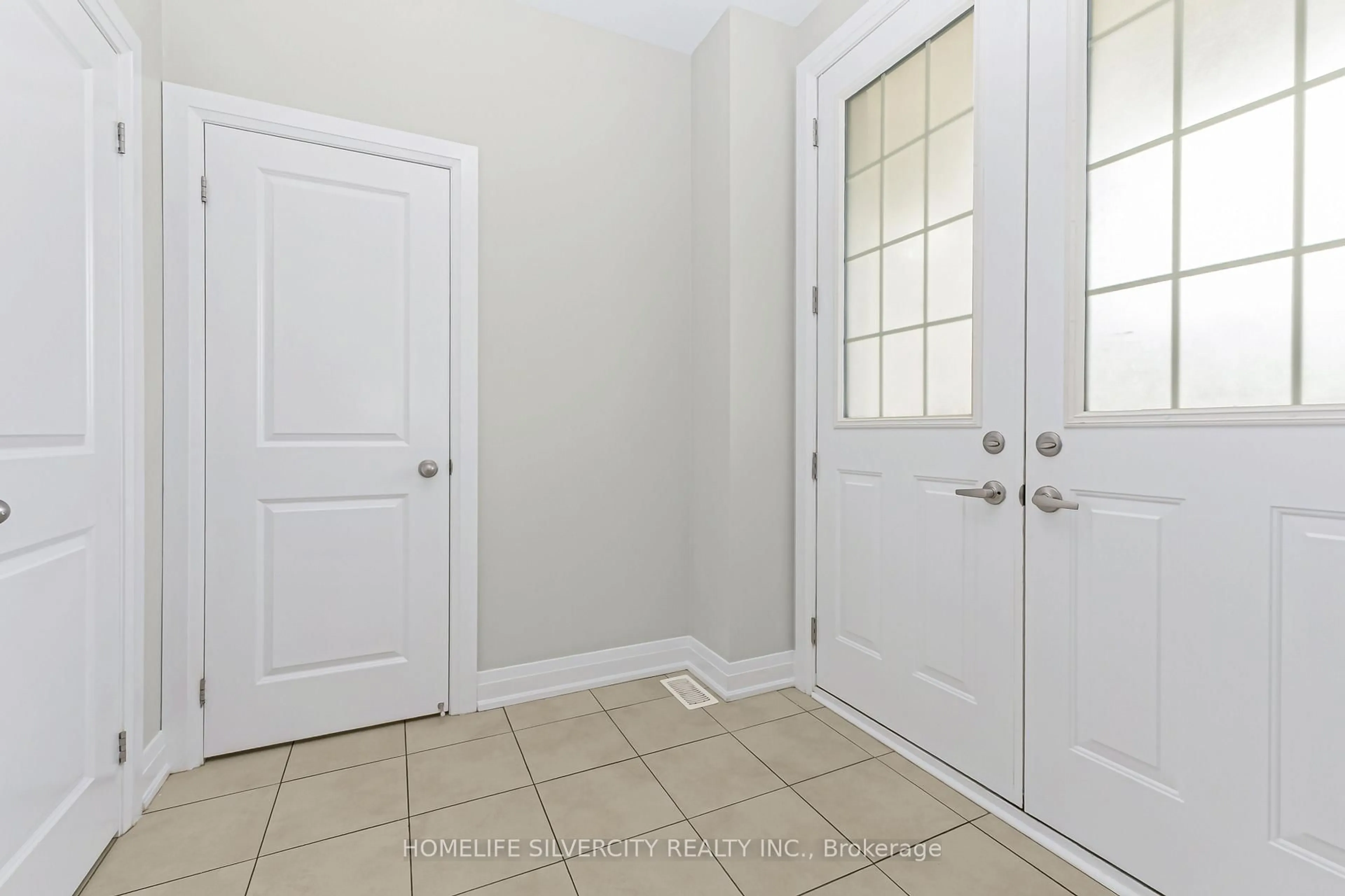 Indoor entryway for 56 Donald Stewart Rd, Brampton Ontario L7A 5J6