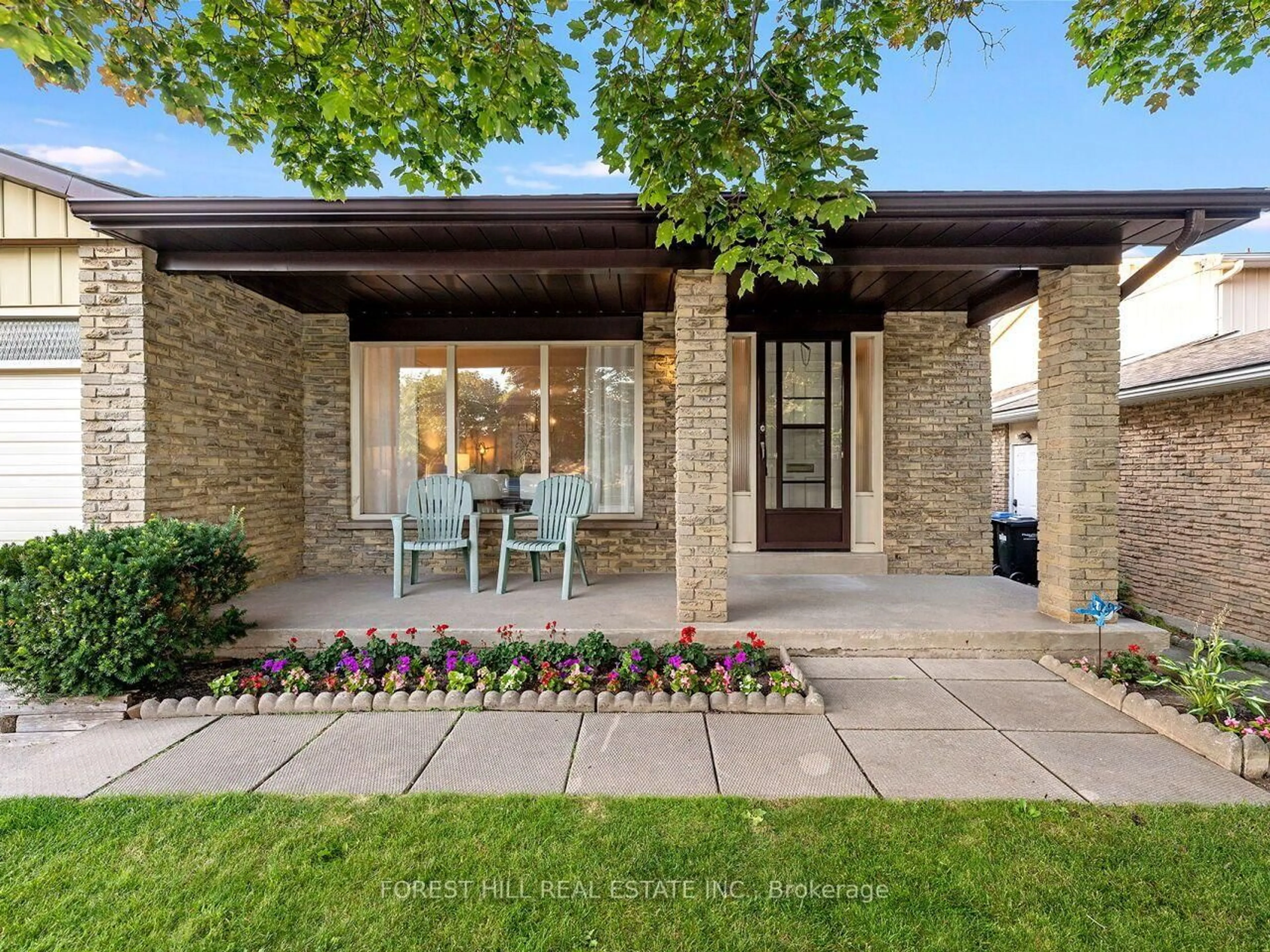 Home with brick exterior material, street for 6193 Montevideo Rd, Mississauga Ontario L5N 2E8