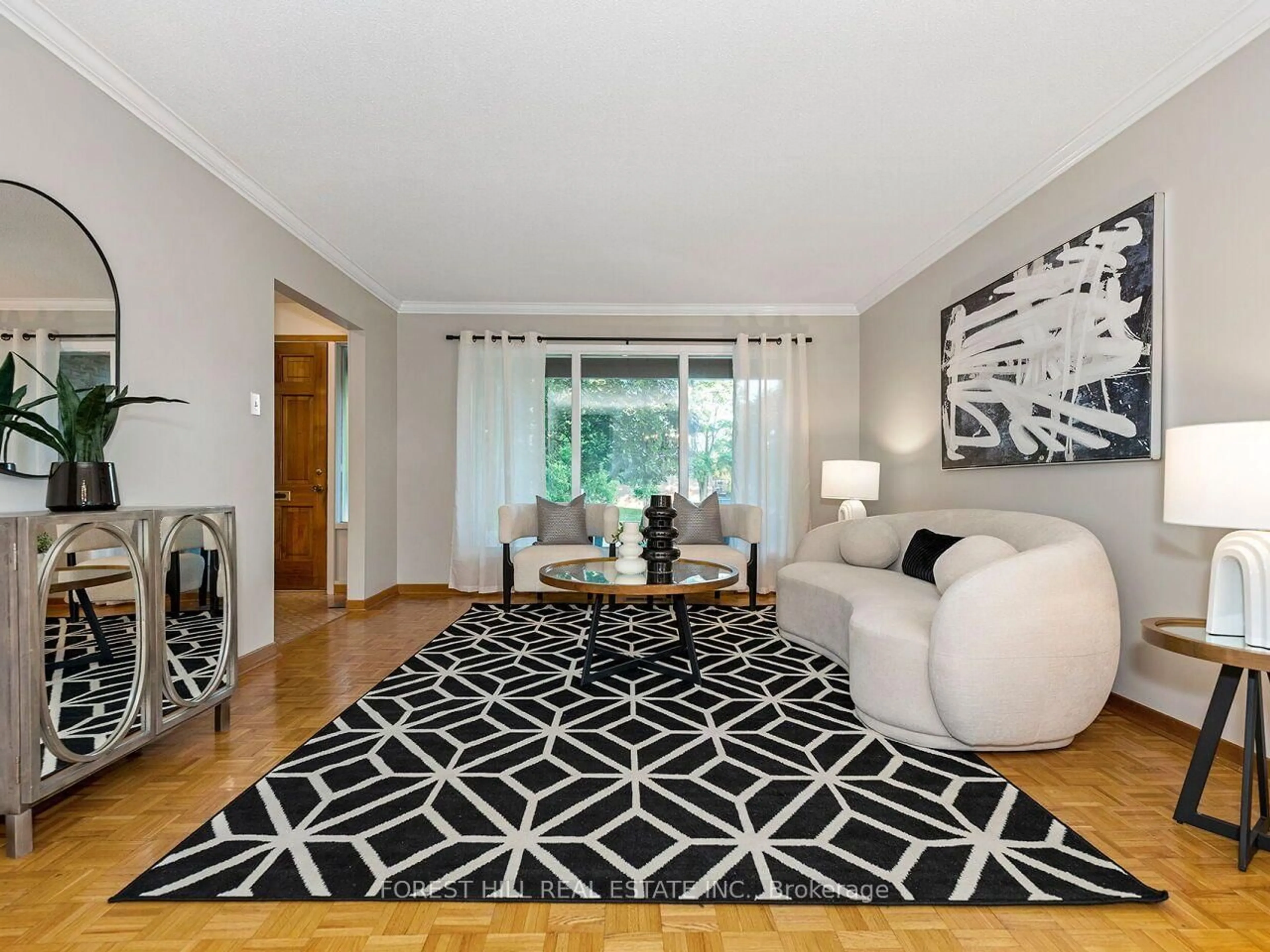 Living room with furniture, unknown for 6193 Montevideo Rd, Mississauga Ontario L5N 2E8