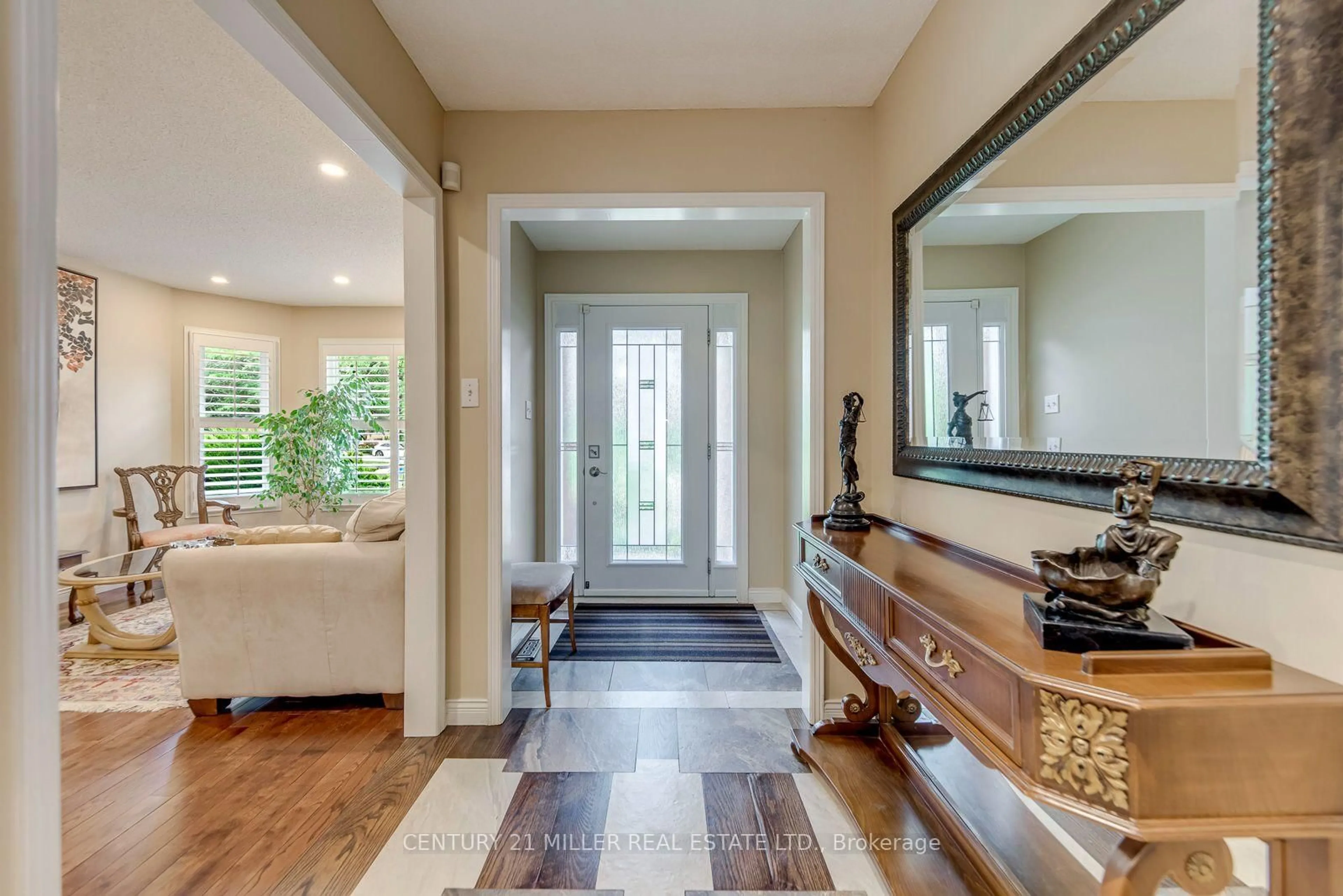 Indoor entryway for 1379 Bramblewood Green, Oakville Ontario L6M 2R6