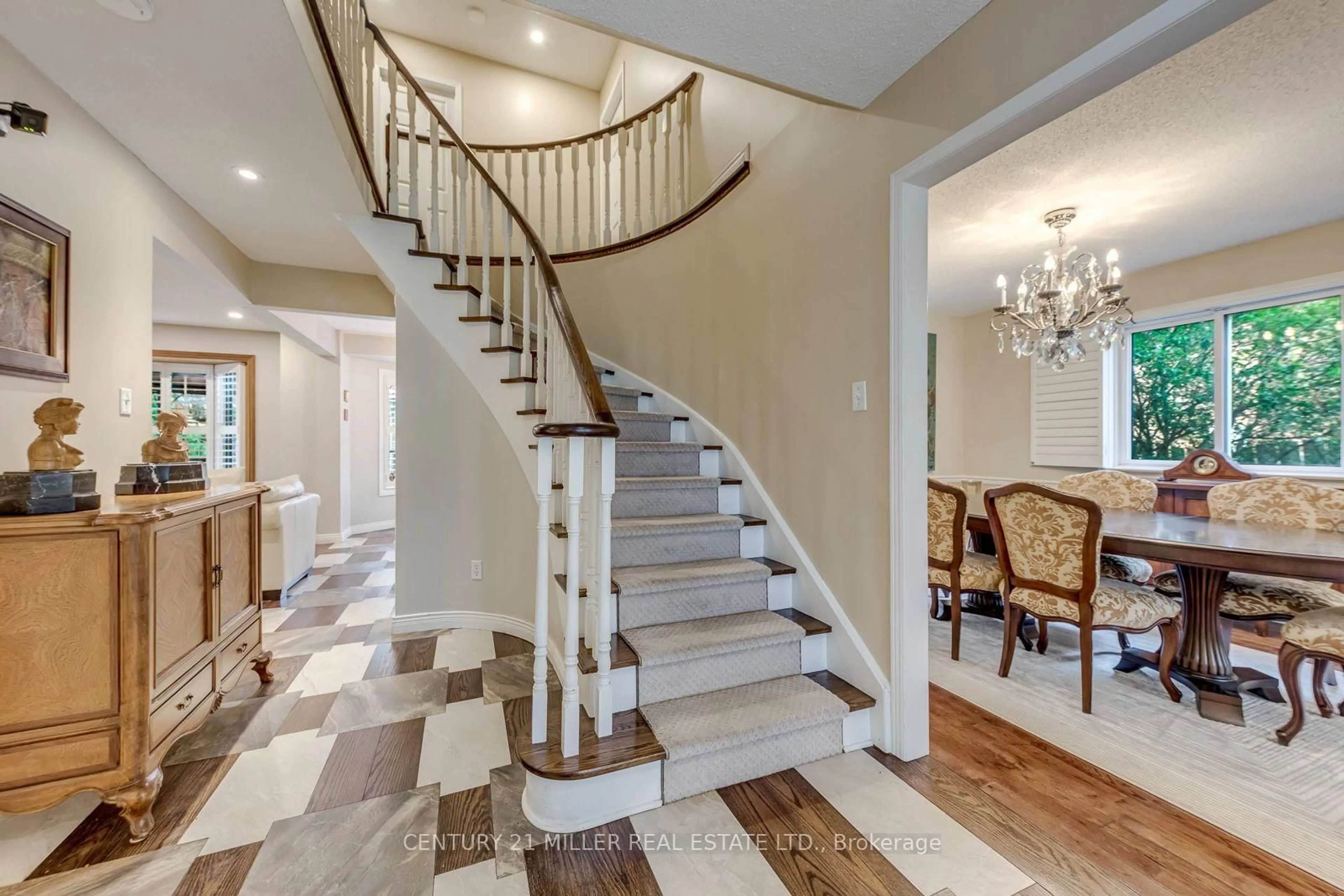 Unknown for 1379 Bramblewood Green, Oakville Ontario L6M 2R6