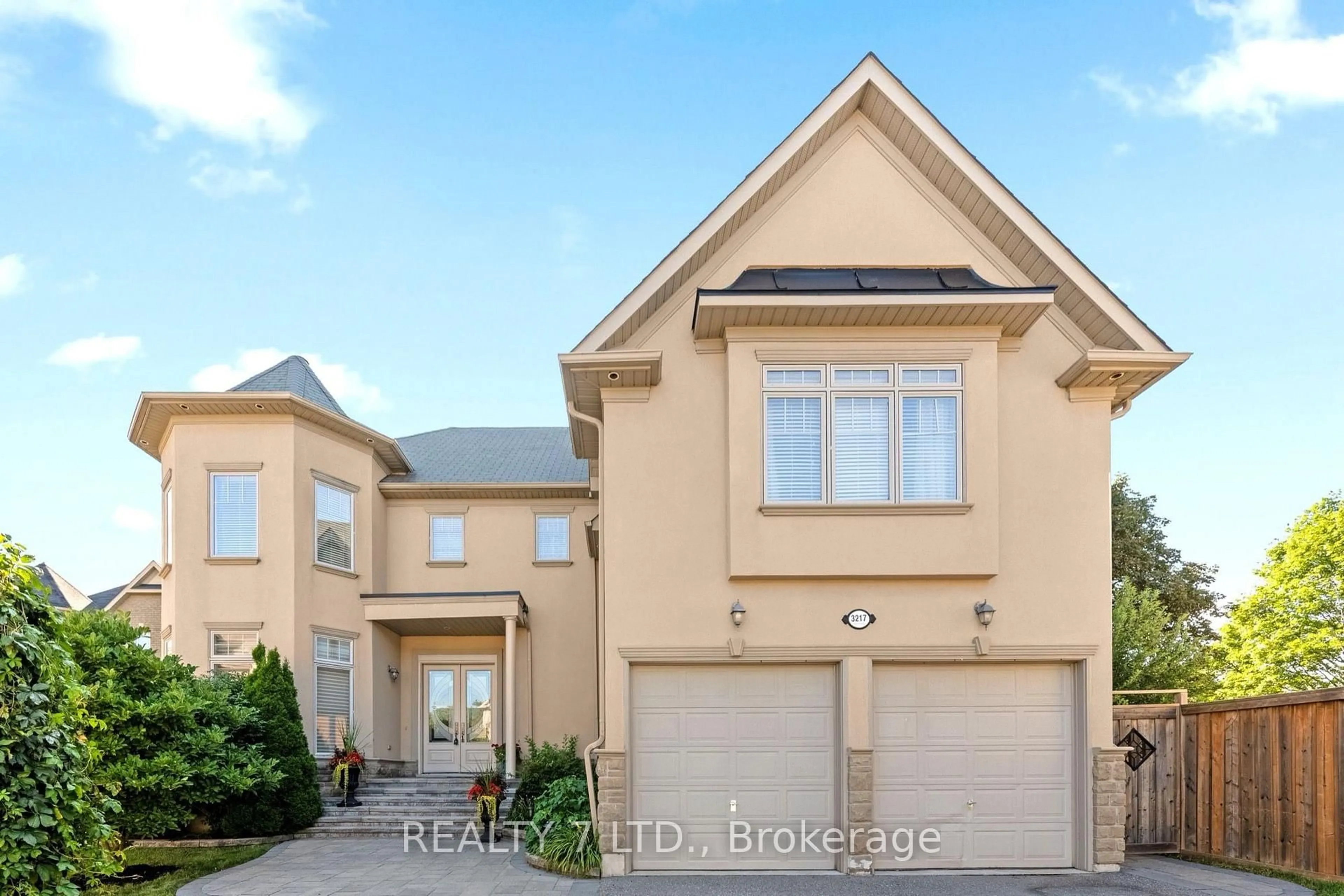 Home with brick exterior material, street for 3217 Swiss Crt, Mississauga Ontario L5N 5T9
