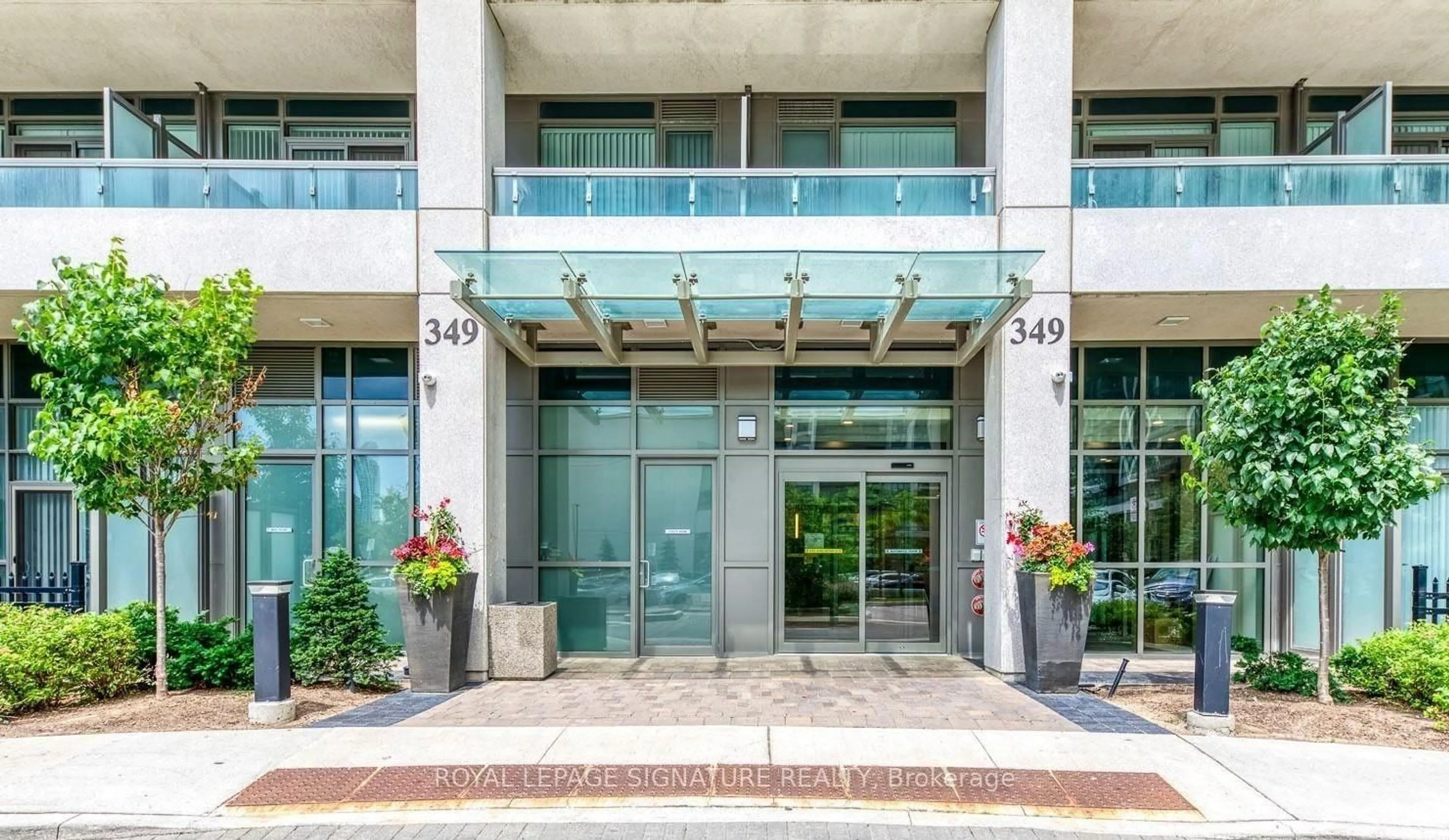 Indoor foyer for 349 Rathburn Rd #PH216, Mississauga Ontario L5B 0G9