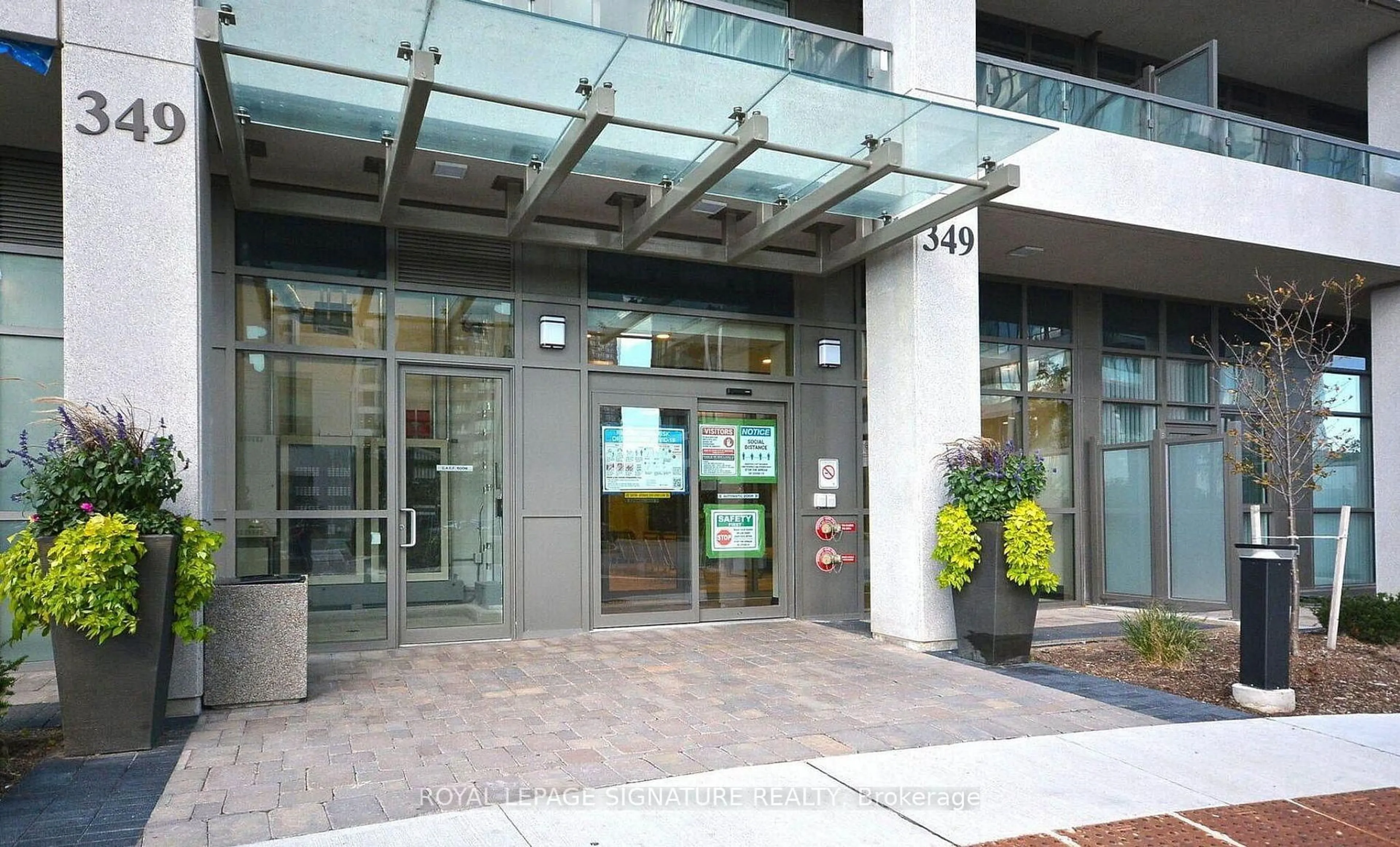 Indoor foyer for 349 Rathburn Rd #PH216, Mississauga Ontario L5B 0G9